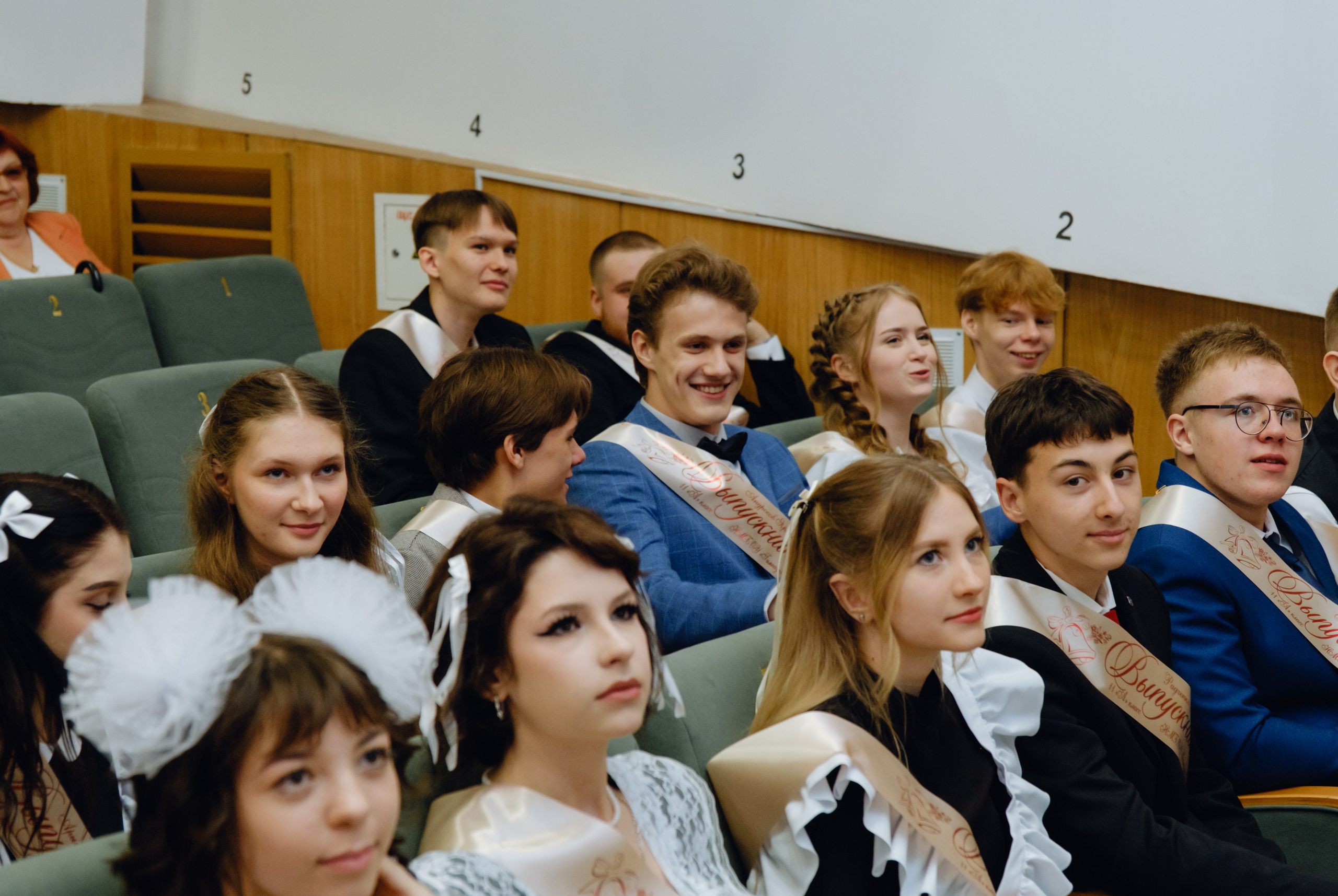 Последний звонок 11 класс. Фотограф Софья Володкина