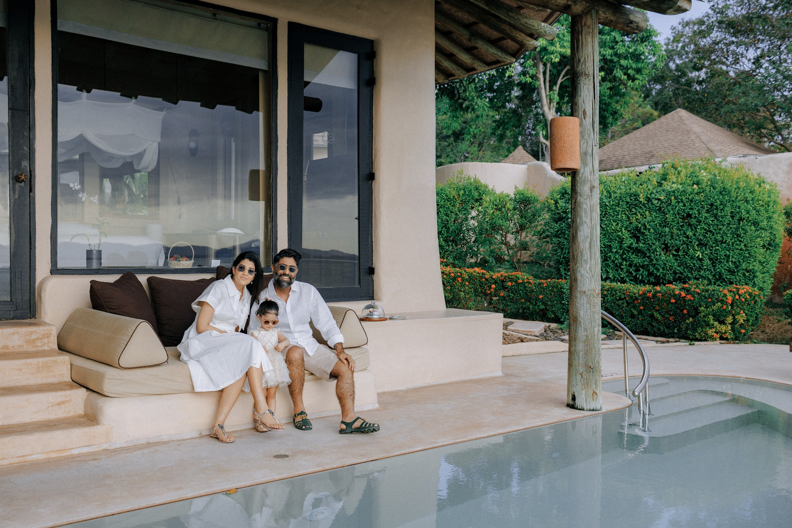 Family photoshoot in Phuket, Thailand. Fedor Lemeshko — Destination Wedding and Family Lifestyle photographer