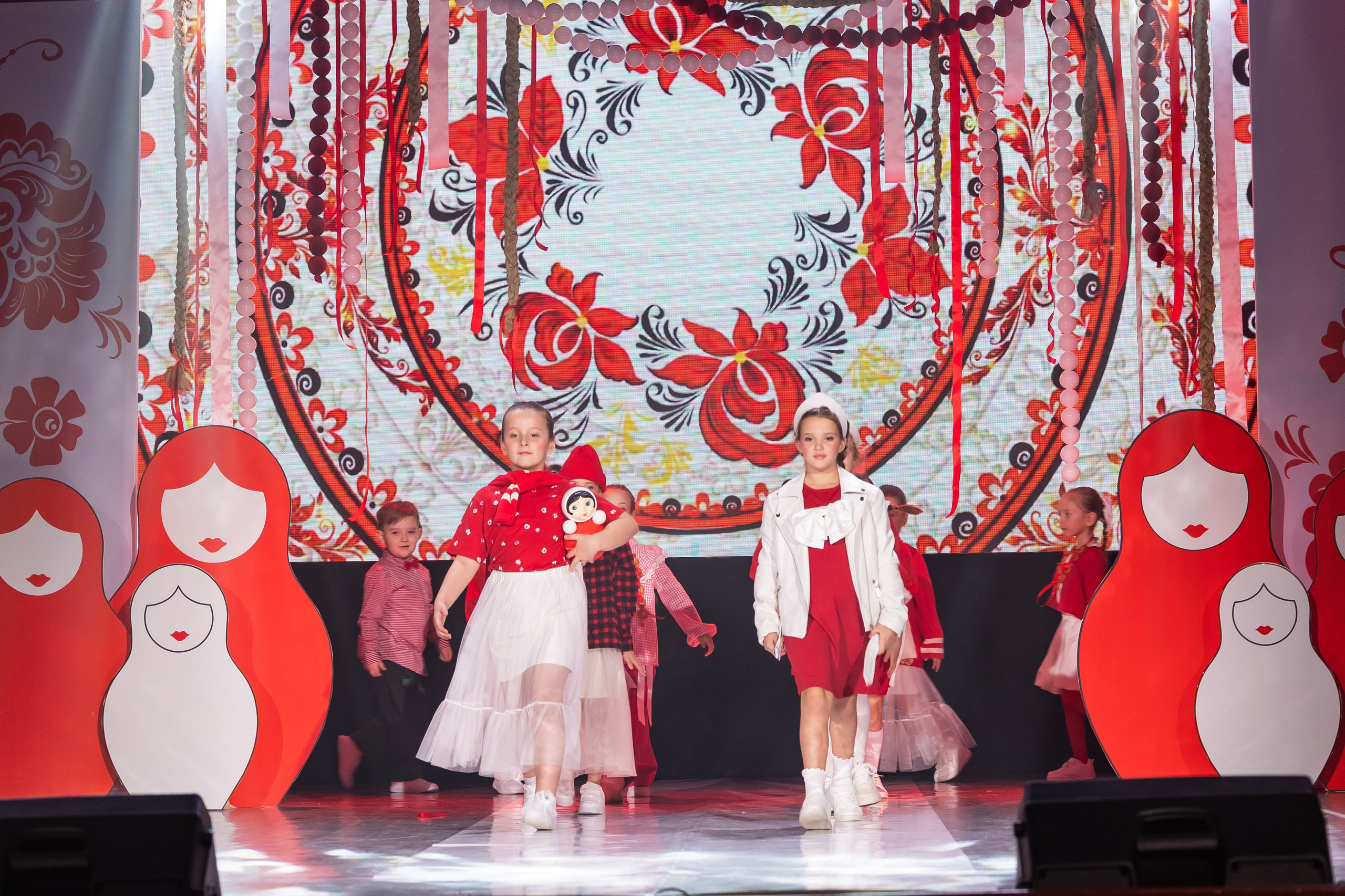 Показ Happy Kids. Выпускные альбомы во Владивостоке