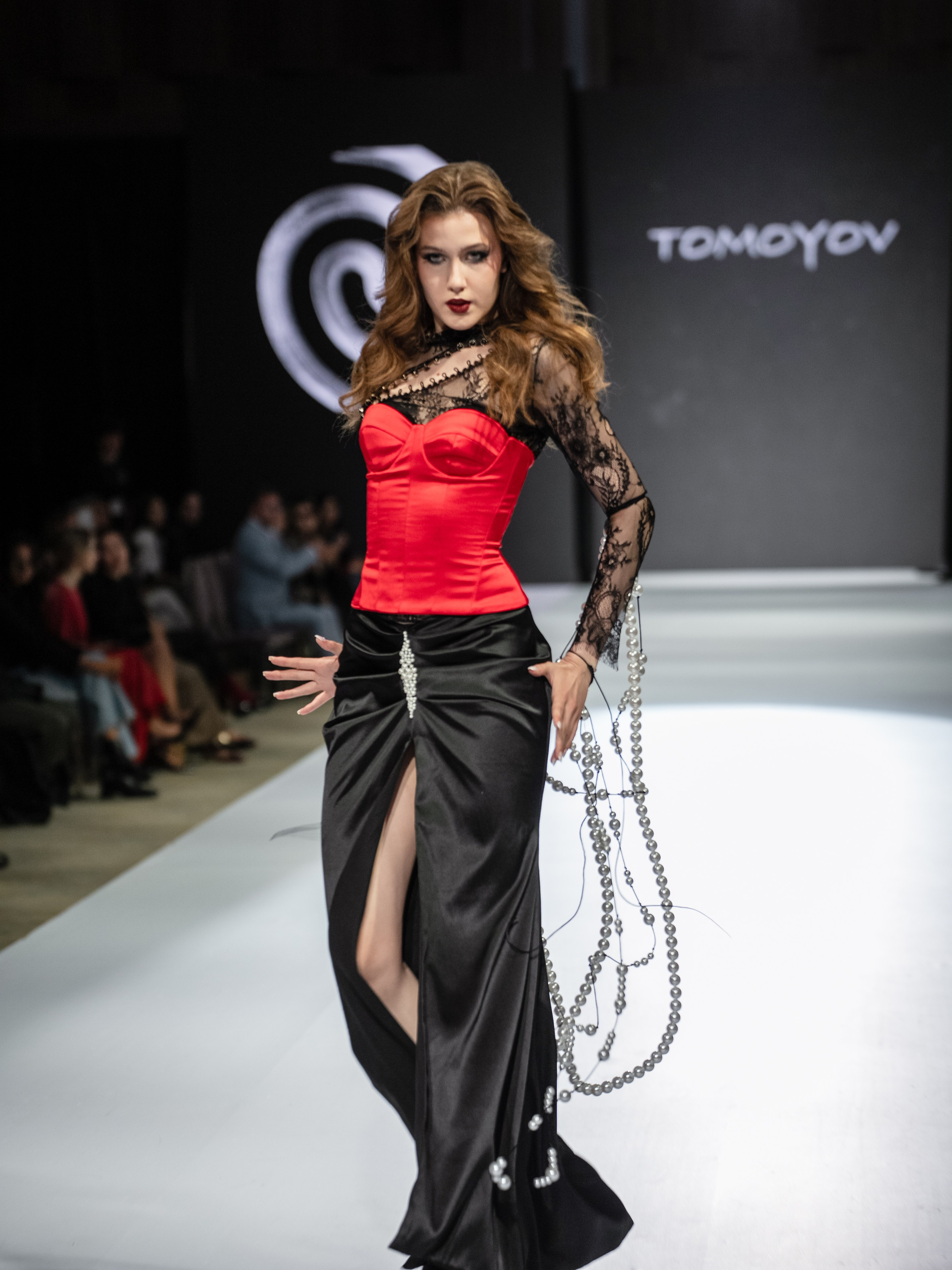 Eurasia Fashion Week Tomoyov. Сайт Алматинского НЮ АРТ, будуар и фэшн фотографа Дениса Карпенко