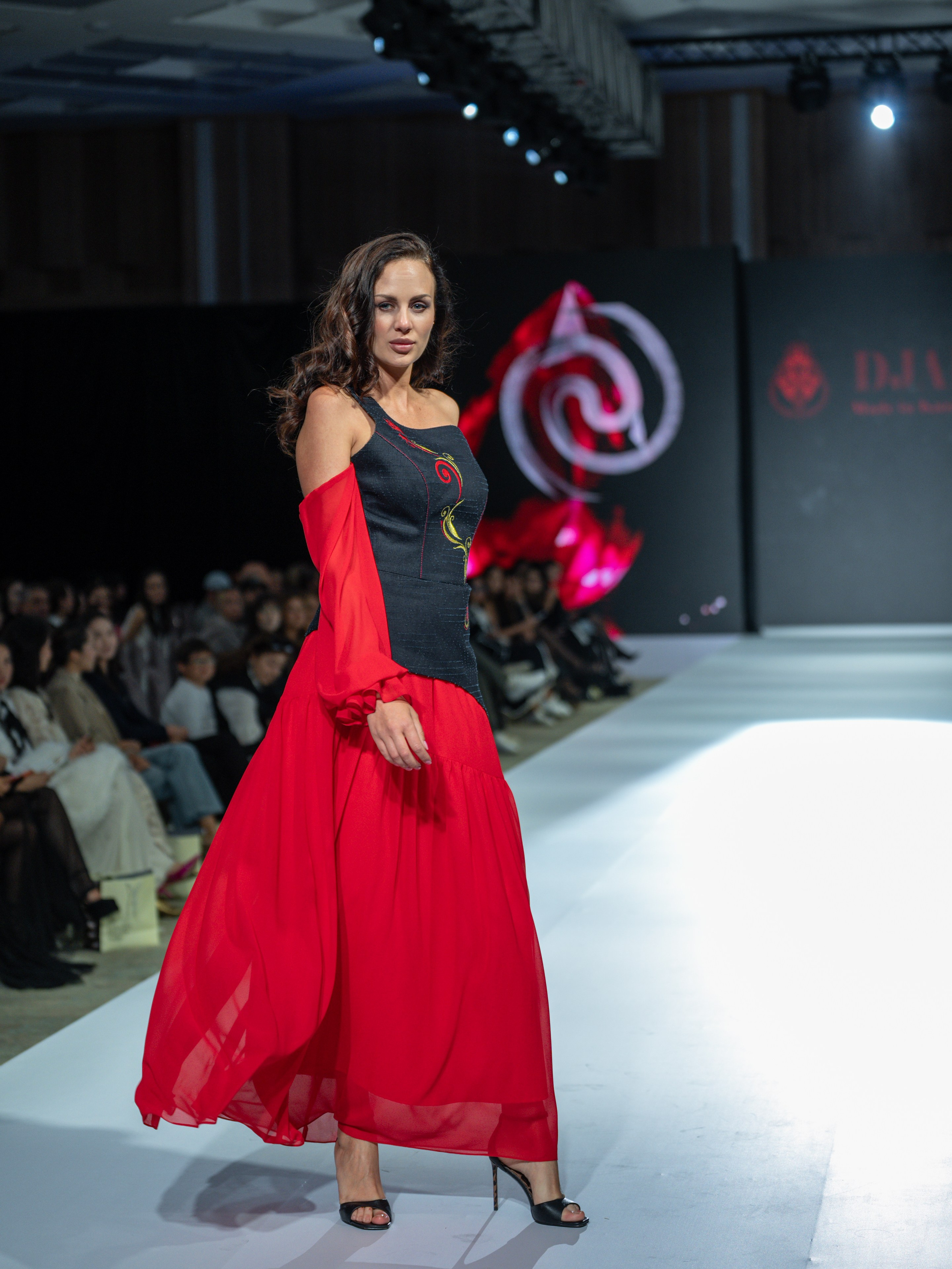 EURASIAN FASHION WEEK DJADI. Сайт Алматинского НЮ АРТ, будуар и фэшн фотографа Дениса Карпенко
