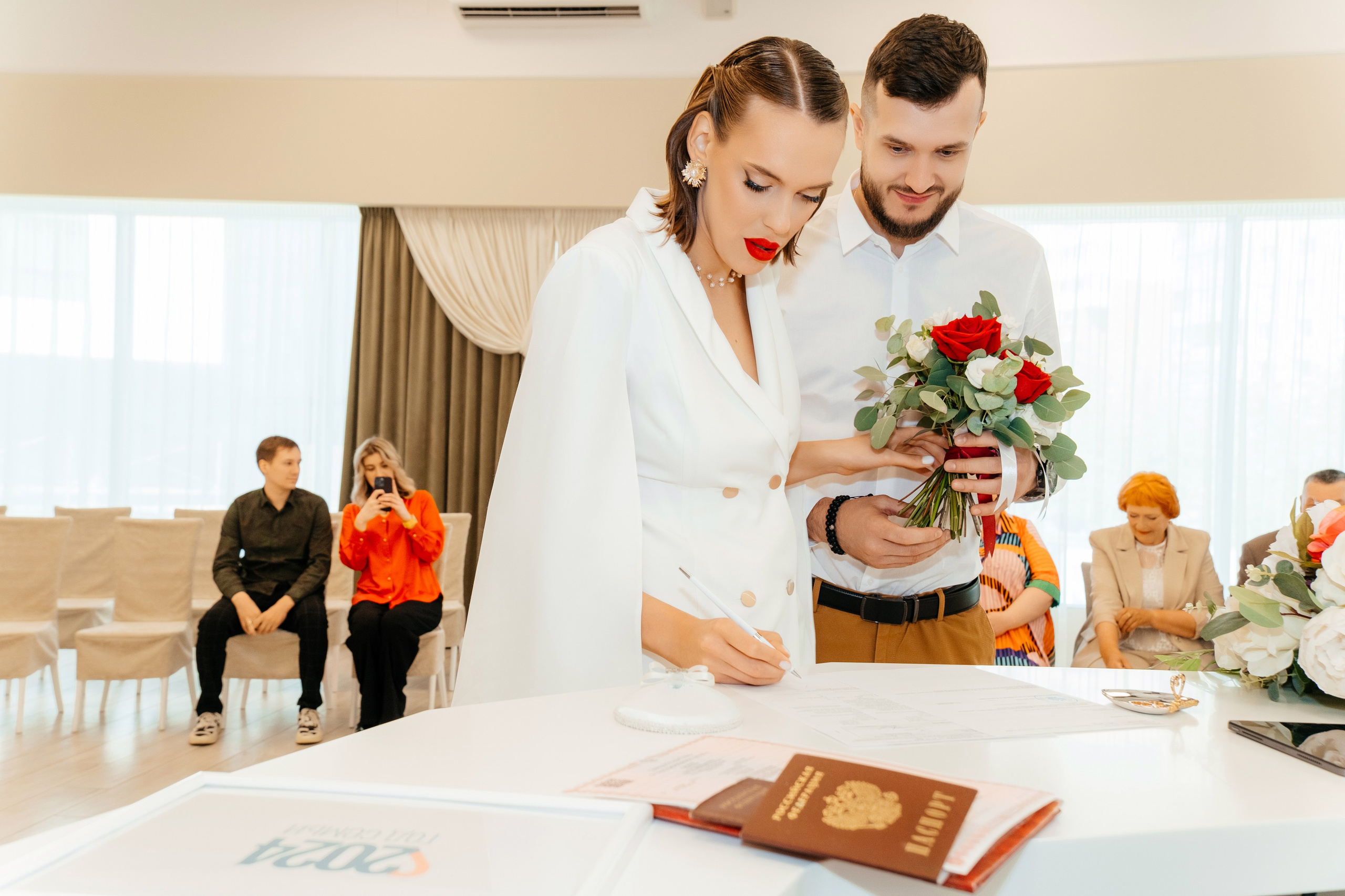 Свадебный фотограф в Екатеринбурге — живые и трогательные истории любви | Анна Кораблик. Свадебный фотограф в Екатеринбурге — заказ профессиональной фотосесии, все виды фотосъемки