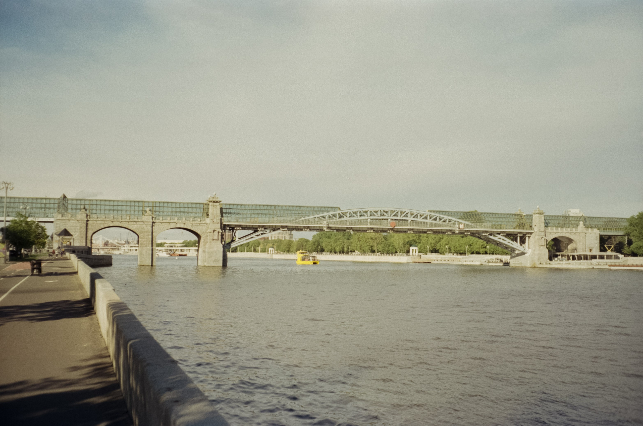 Ricoh FF-1 gray | Perspekriva expired Vision 200D | Фрунзенская набержная 5 мая 2025 года