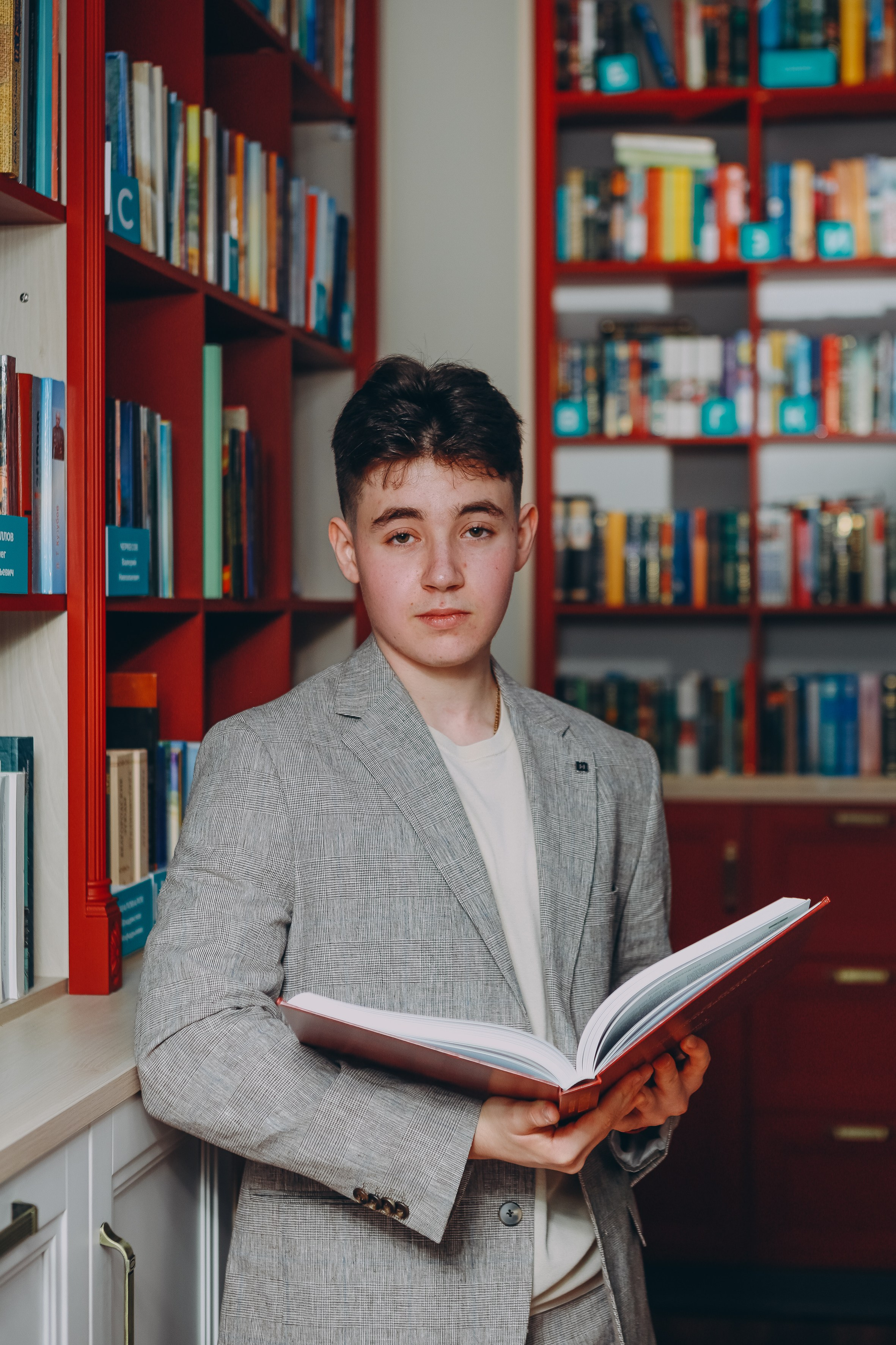 Фото в городской библиотеке. Яковлева Екатерина. Школьный и семейный фотограф