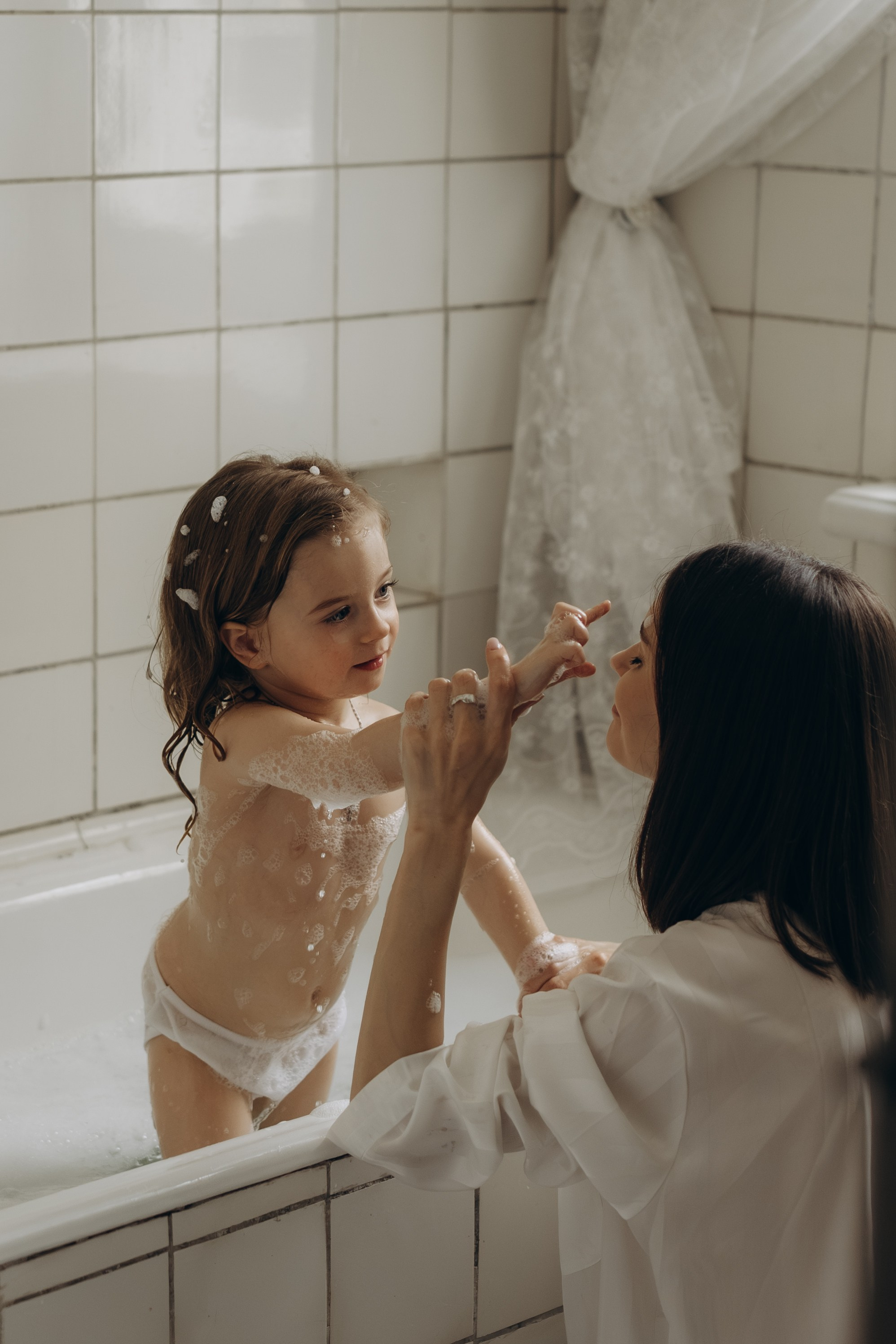 Кораблик в пене. Семейный фотограф Москва. Фотограф беременности и материнства Москва
