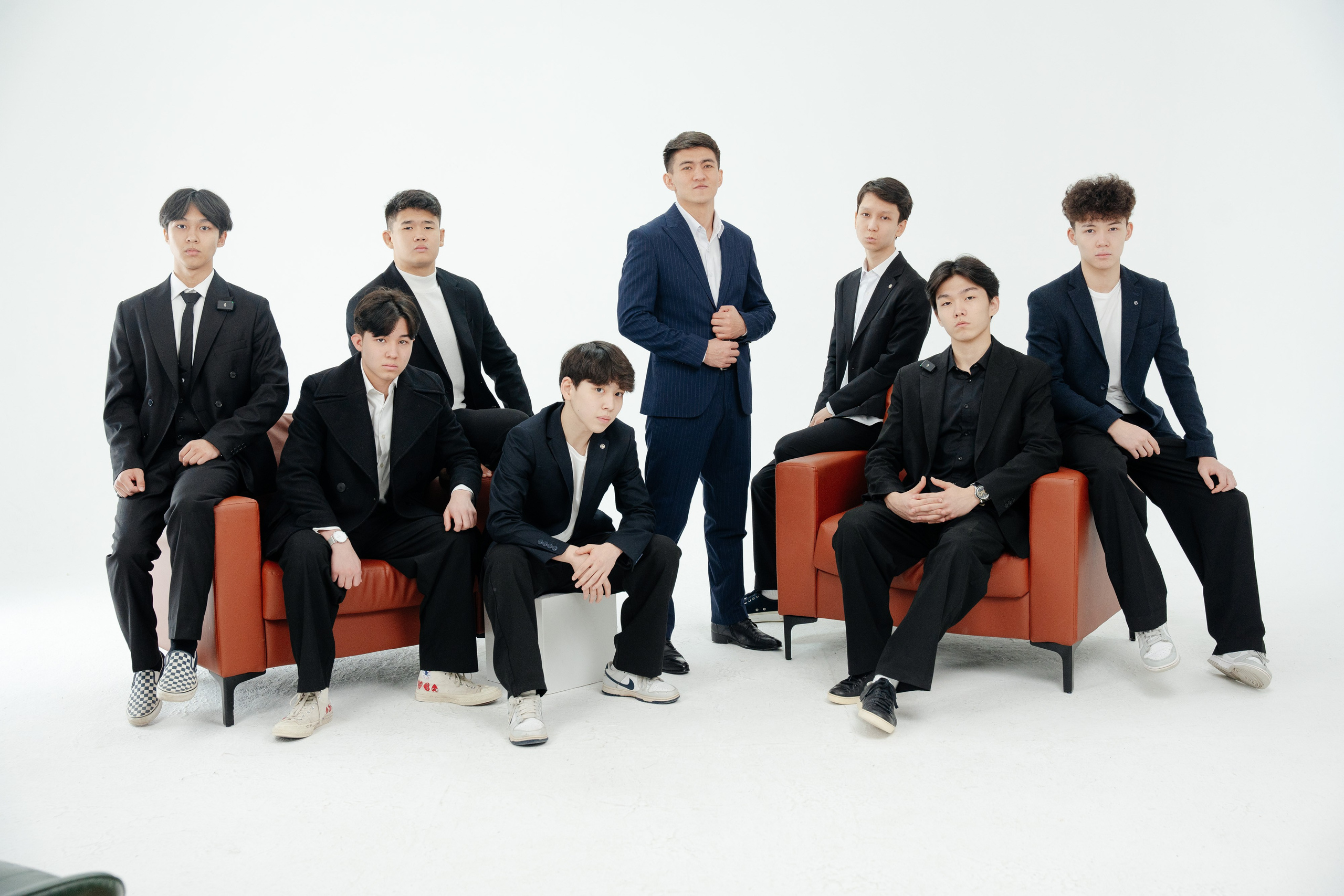 Мальчики общие фото. Выпускные альбомы в Нур-Султане (Астана) и по всему Казахстану