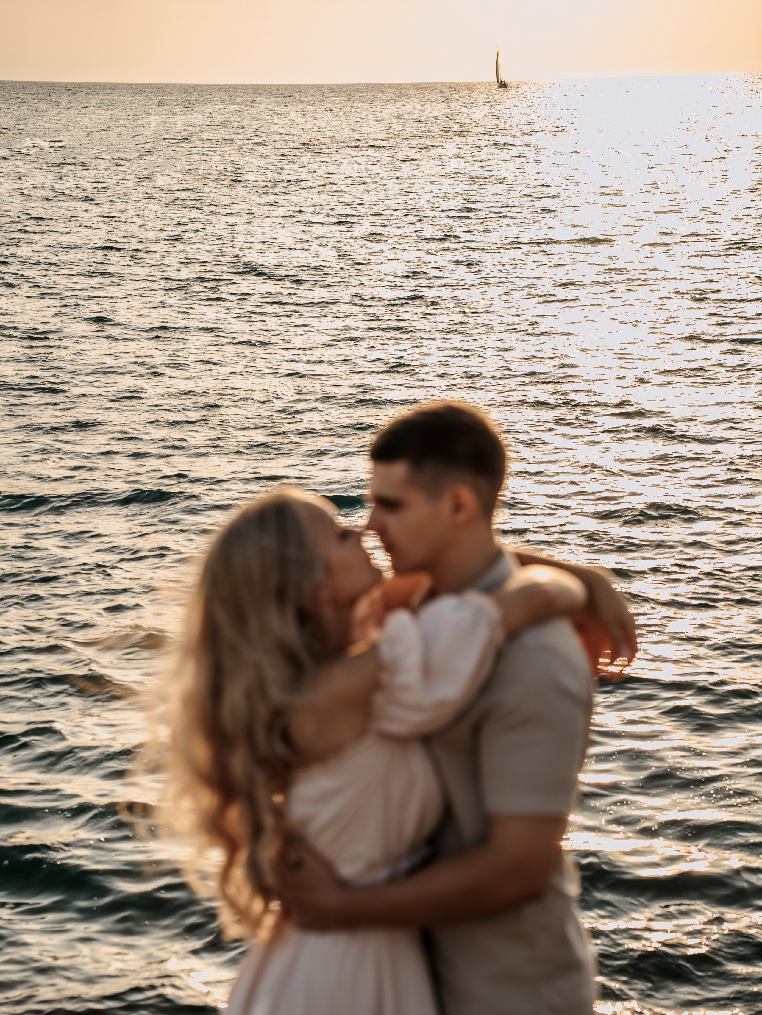 Лав стори фотосессия у моря и в горах в Сочи, Адлере и Красной Поляне. Алина Бернд — свадебный и индивидуальный фотограф в Сочи и Адлере