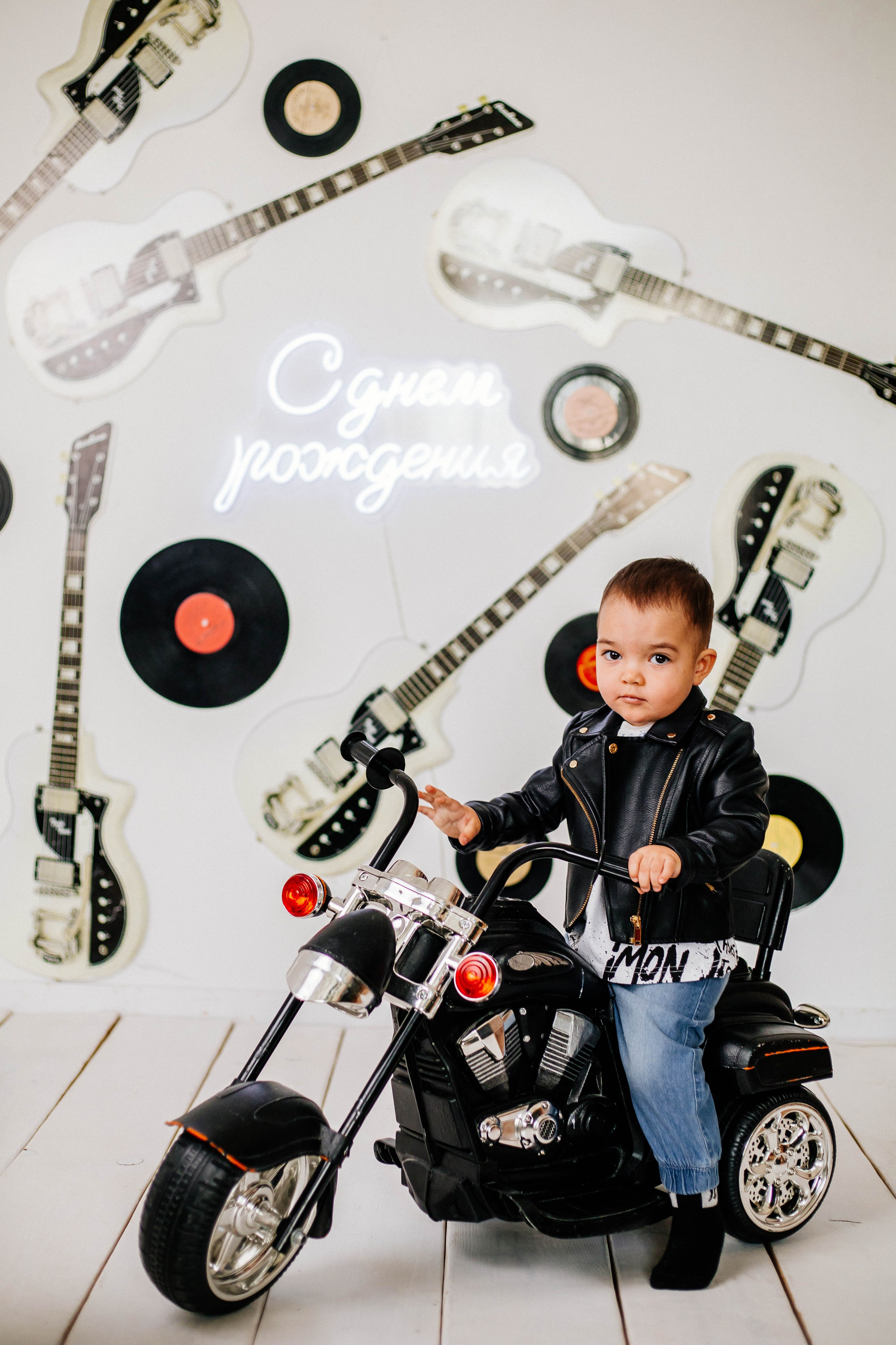 Лев с семьей. Рыжова Тамара