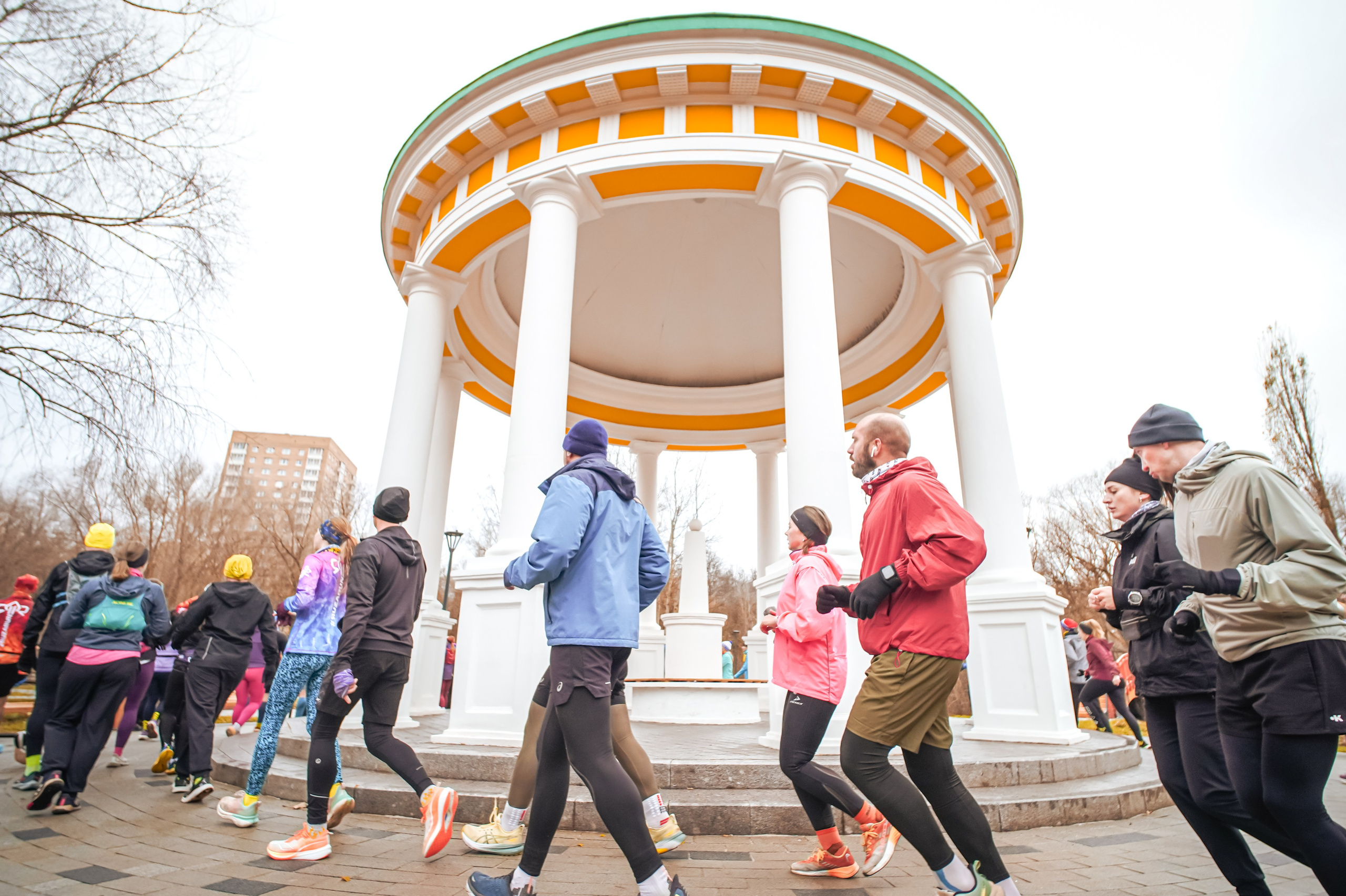 #марафонудома #яuzarun 2024 2-я петля, группа 6:30. Роман Капилюшов. Бег. Фото. Видео. г. Люберцы