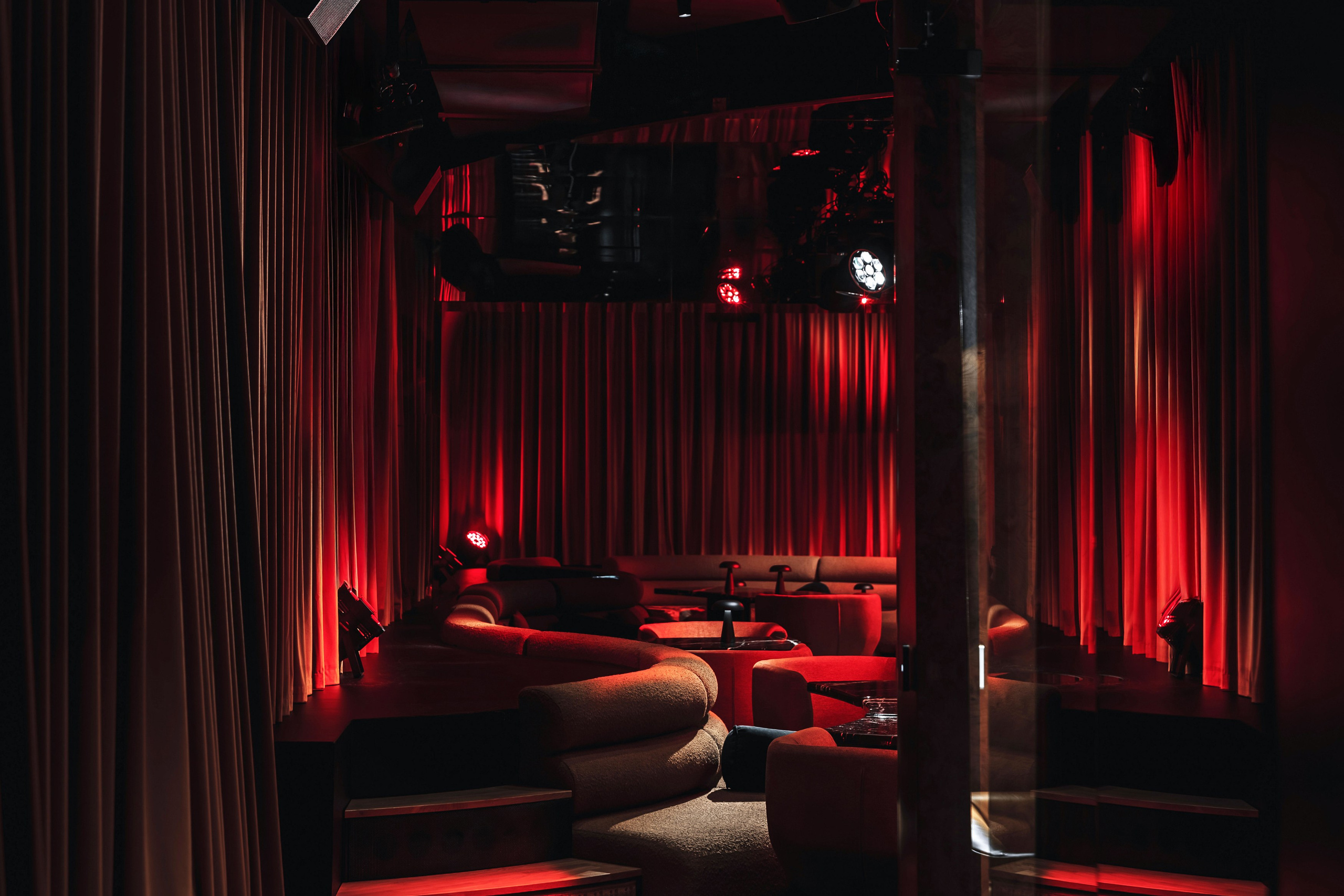 (S)AINT. Репортажный фотограф в Санкт-Петербурге Жолудев Владислав