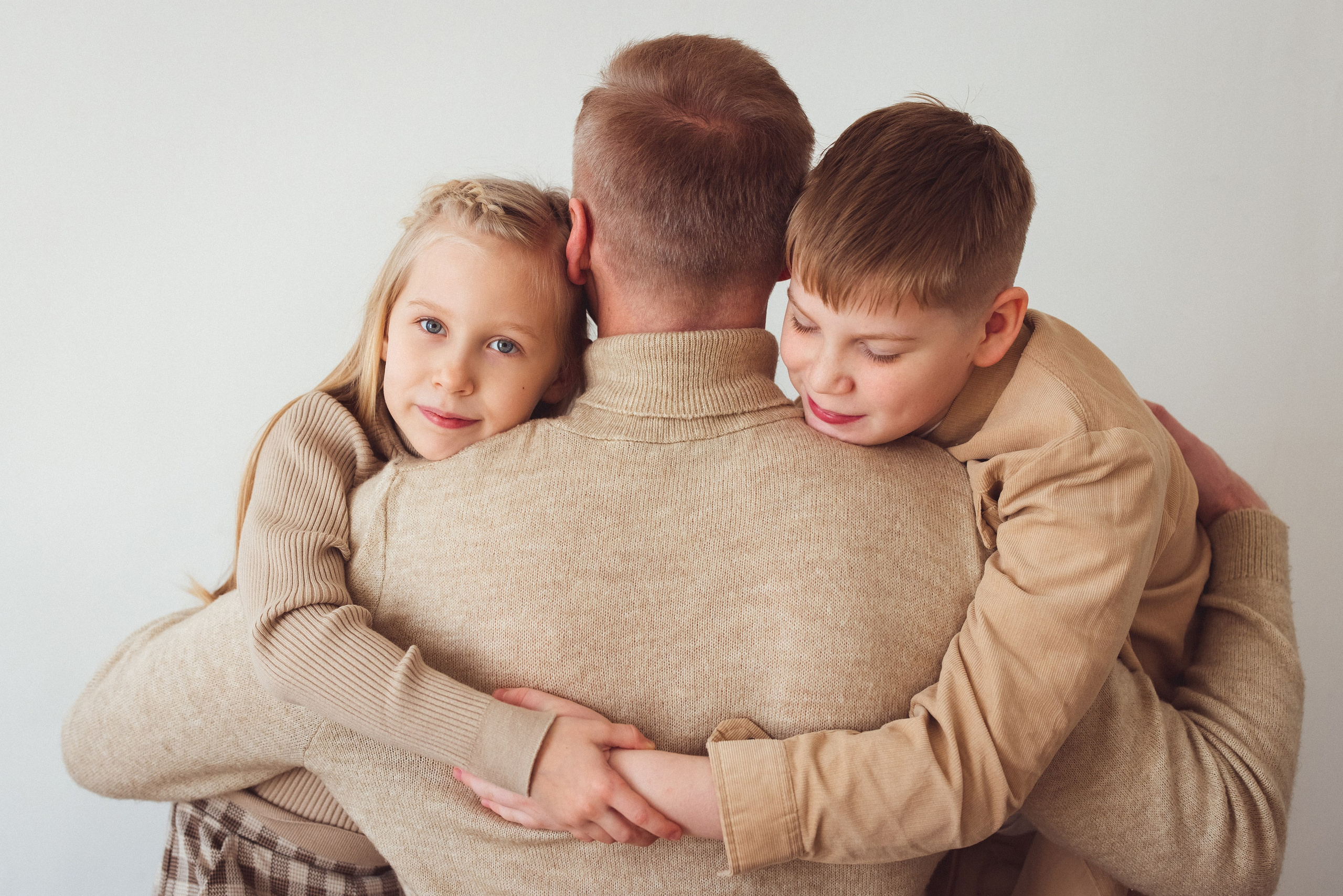 Семейная фотосессия в фотостудии «Mestone». Семейный и детский фотограф в Краснодаре Анна Трашкова