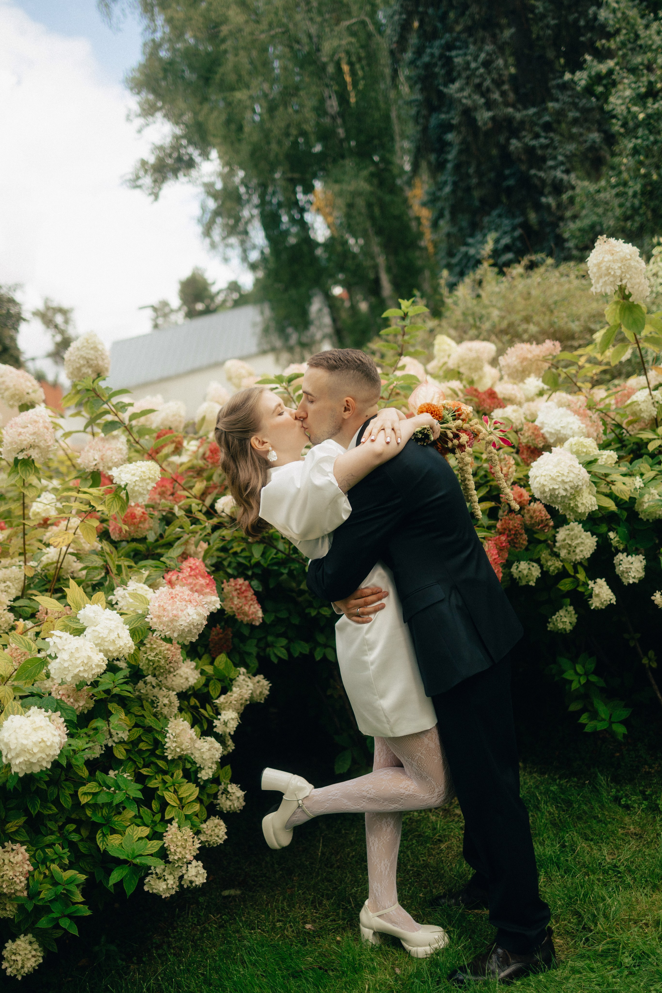 Артур и Даша, сборы в отеле Soluxe и роспись на ВДНХ. Свадебный и портретный фотограф в Москве Кристина Золотова