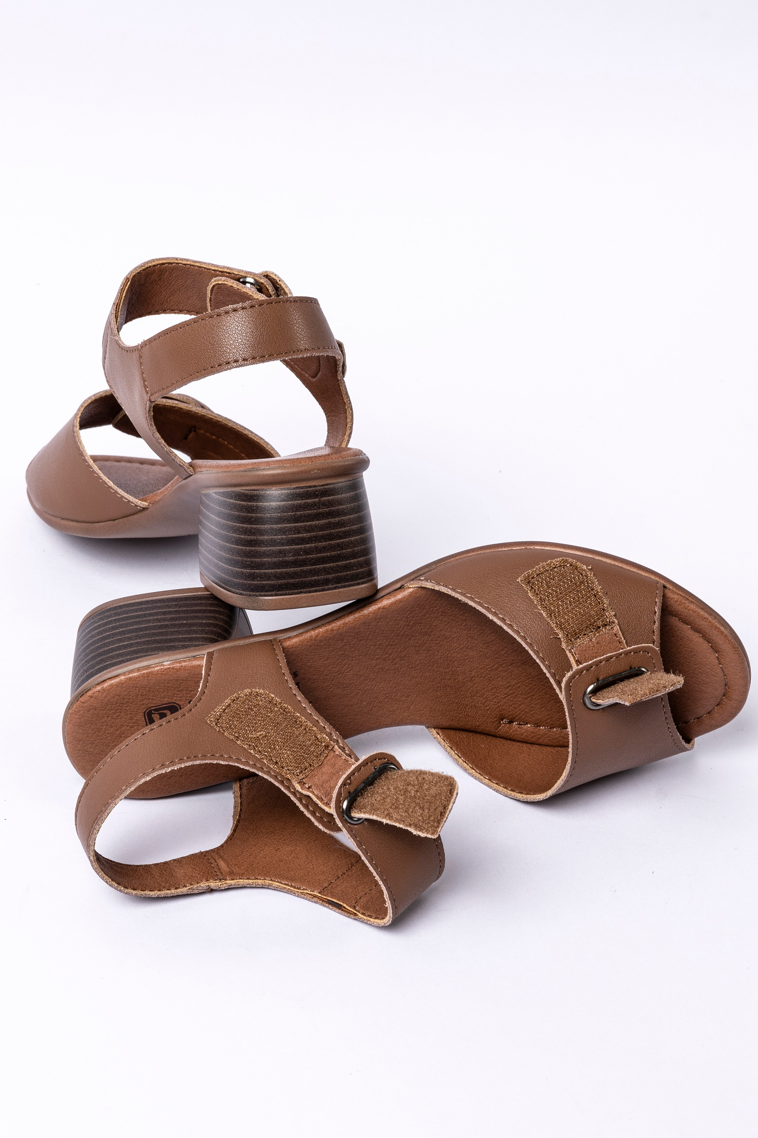 Каталожная съёмка для интернет магазинов. Автопортретная фотостудия в Казани