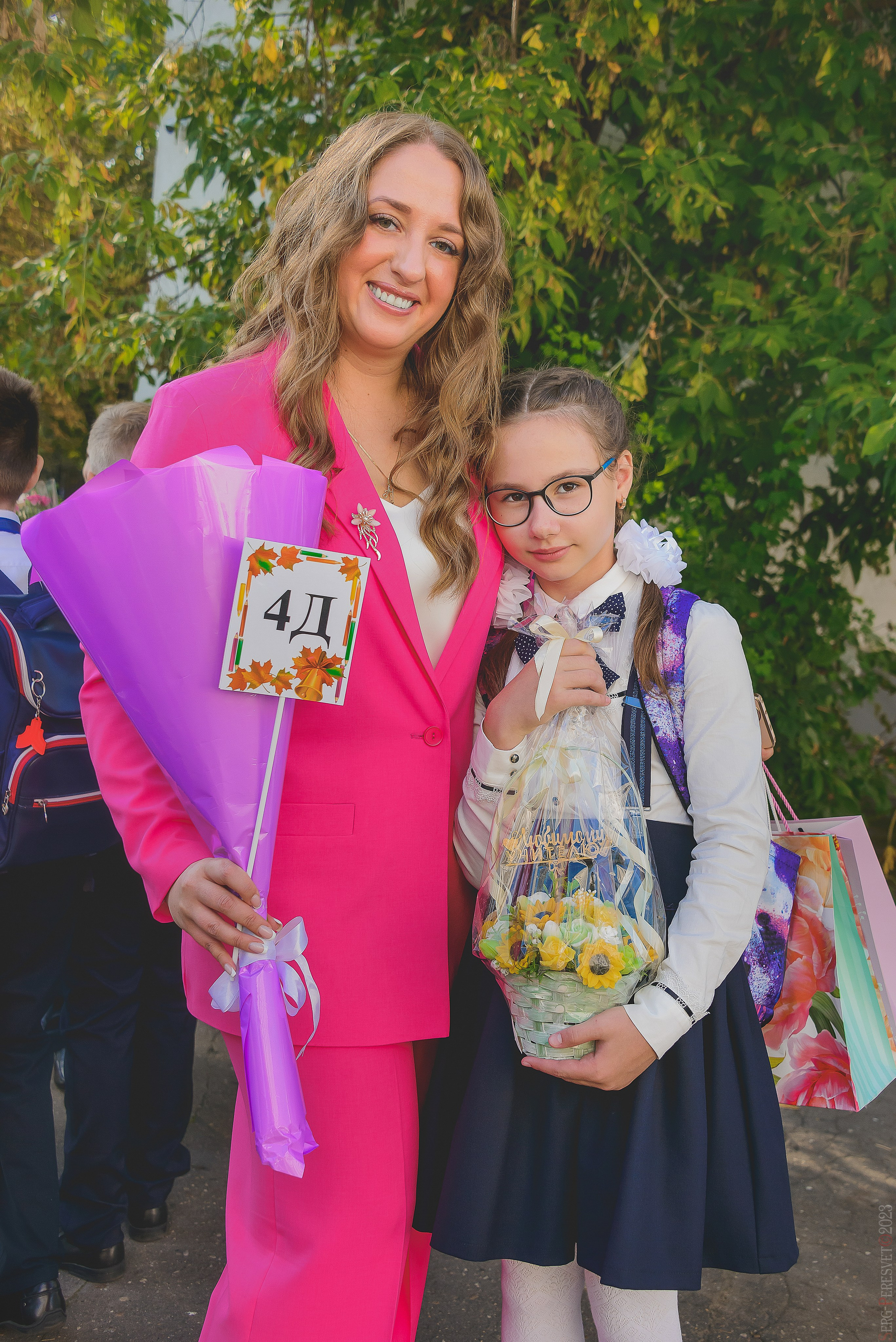 Фотосъемка на 1 сентября в школу, детский сад, фотограф Пересвет. Ваш фотограф на праздник в Москве, Раменском, Жуковском, Люберцах