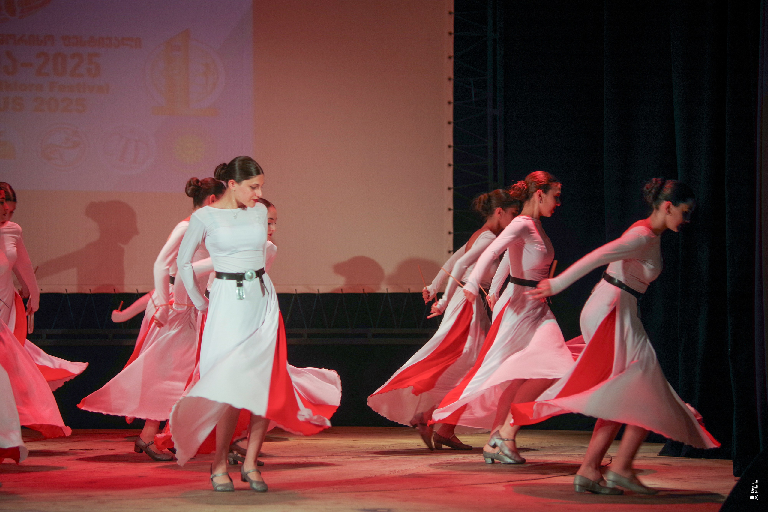 Танцы в прекрасном Они. Портретный фотограф Денис Милютин