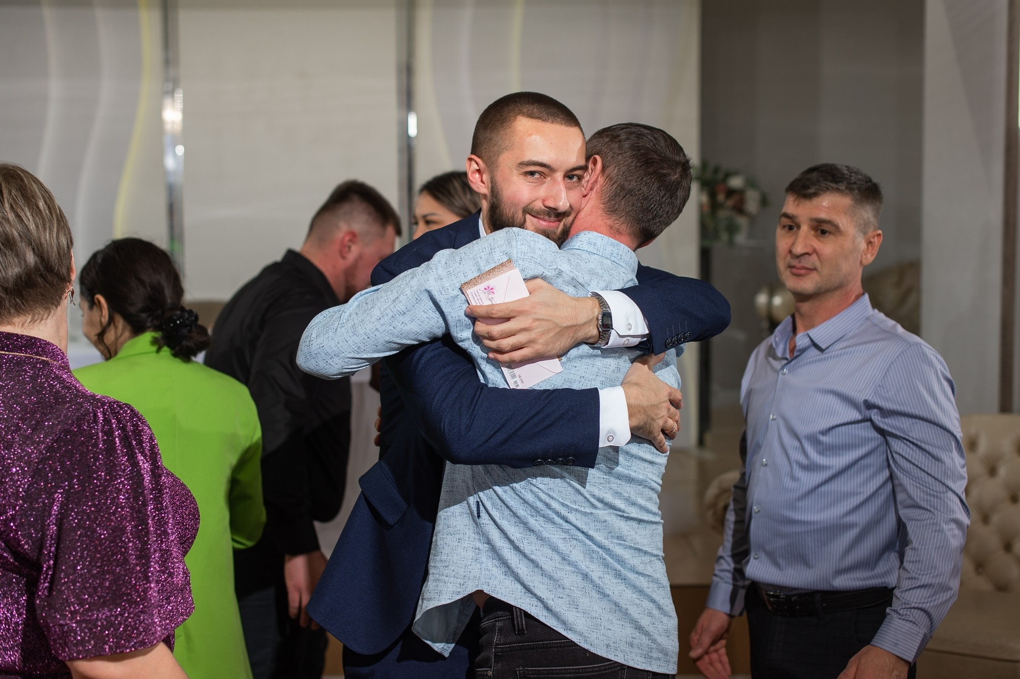 Студия и банкет. Свадебный и семейный фотограф в Омске Мормулев Михаил