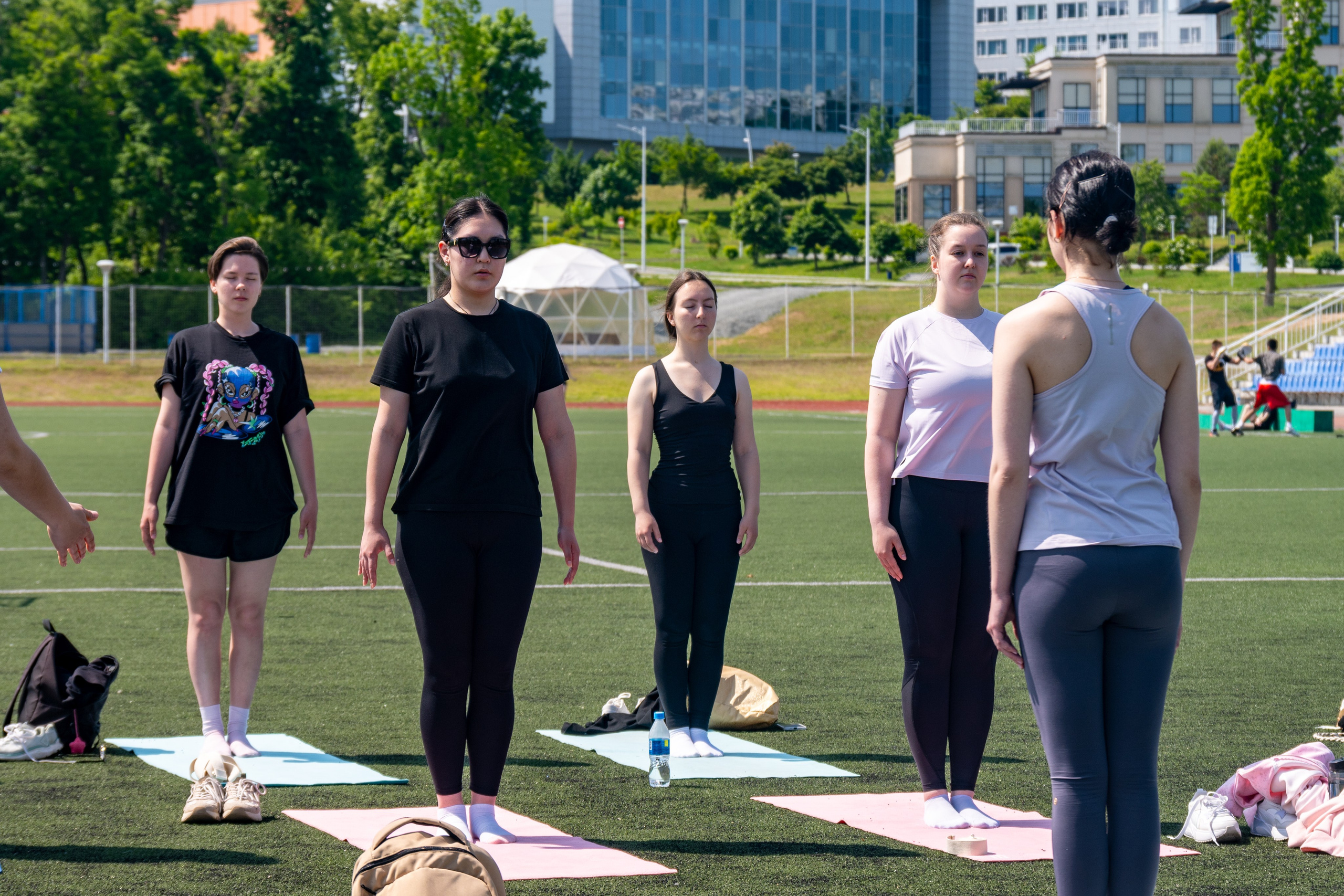 Коуч-Йога на свежем воздухе. Репортажный и портретный фотограф во Владивостоке Денис Седов