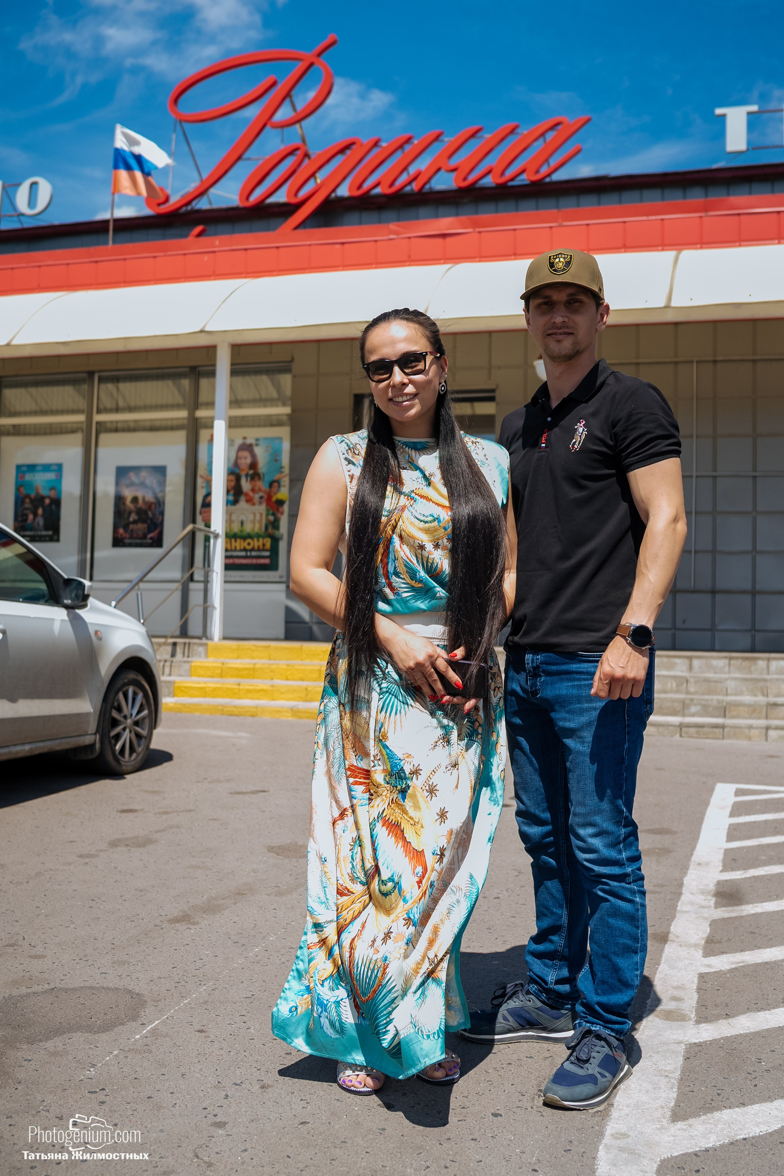 8 июня «Патриоты из Курска» сбор гуманитарной помощи у кинотеатра «Родина». Фотограф Нижний Новгород Татьяна Кейод