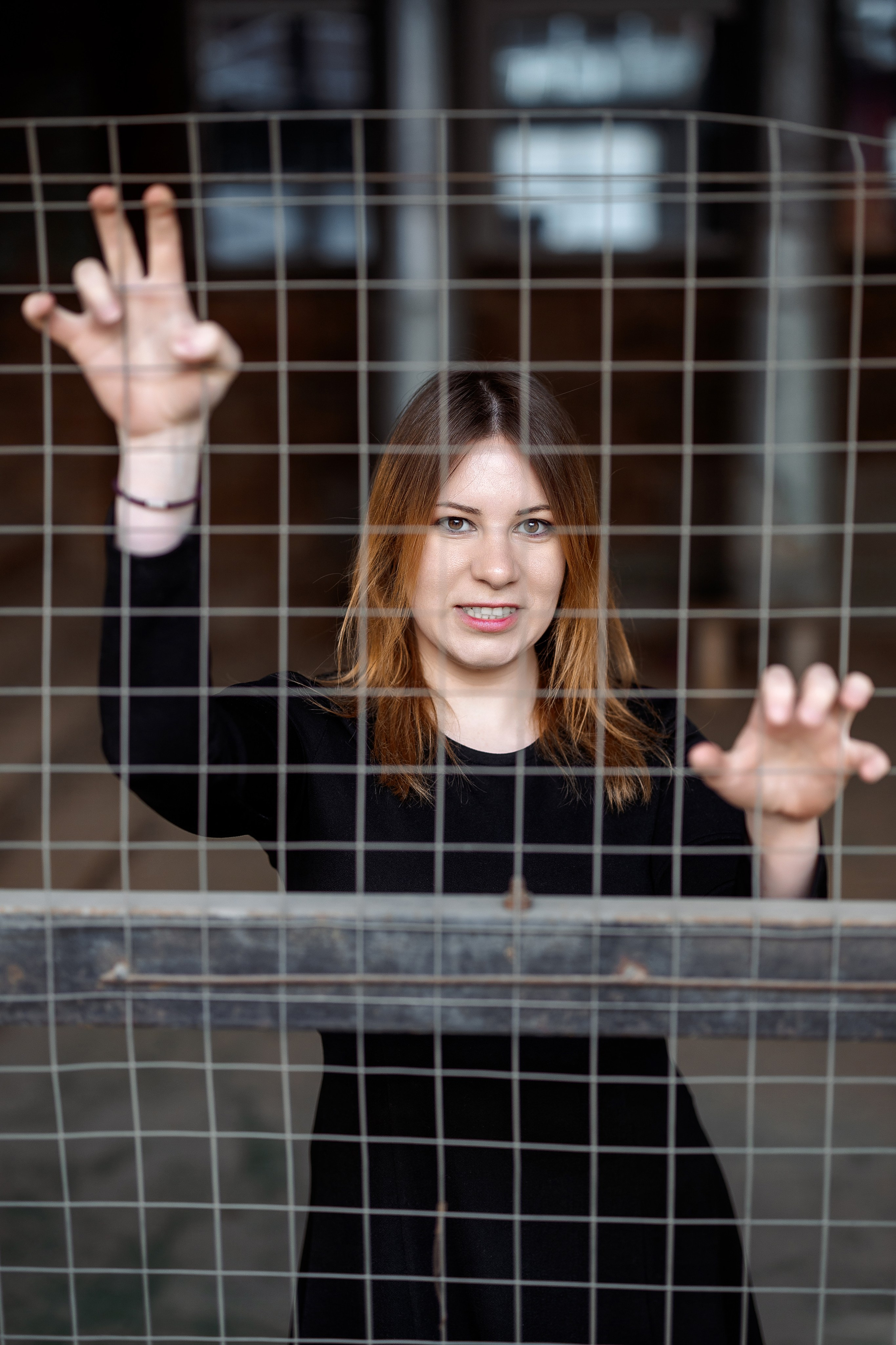 Настя на территории завода «Зингер». Александр Антонов. Профессиональный свадебный, репортажный фотограф в Москве, Подольске. Фото+Видео на любой праздник