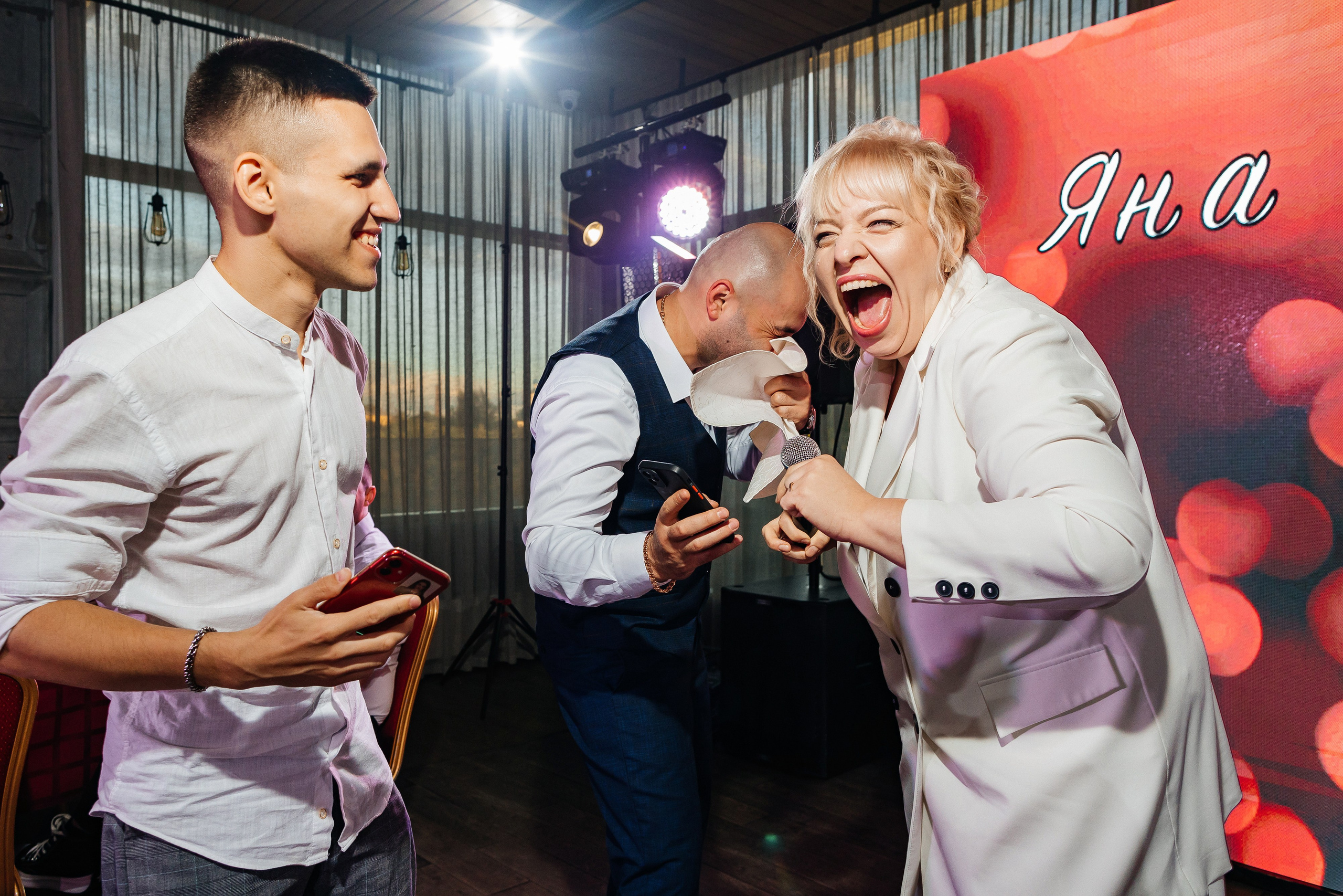 Грандиозное свадебное событие в уютном ресторане. Олег Сверчков | Свадебный фотограф Вологда