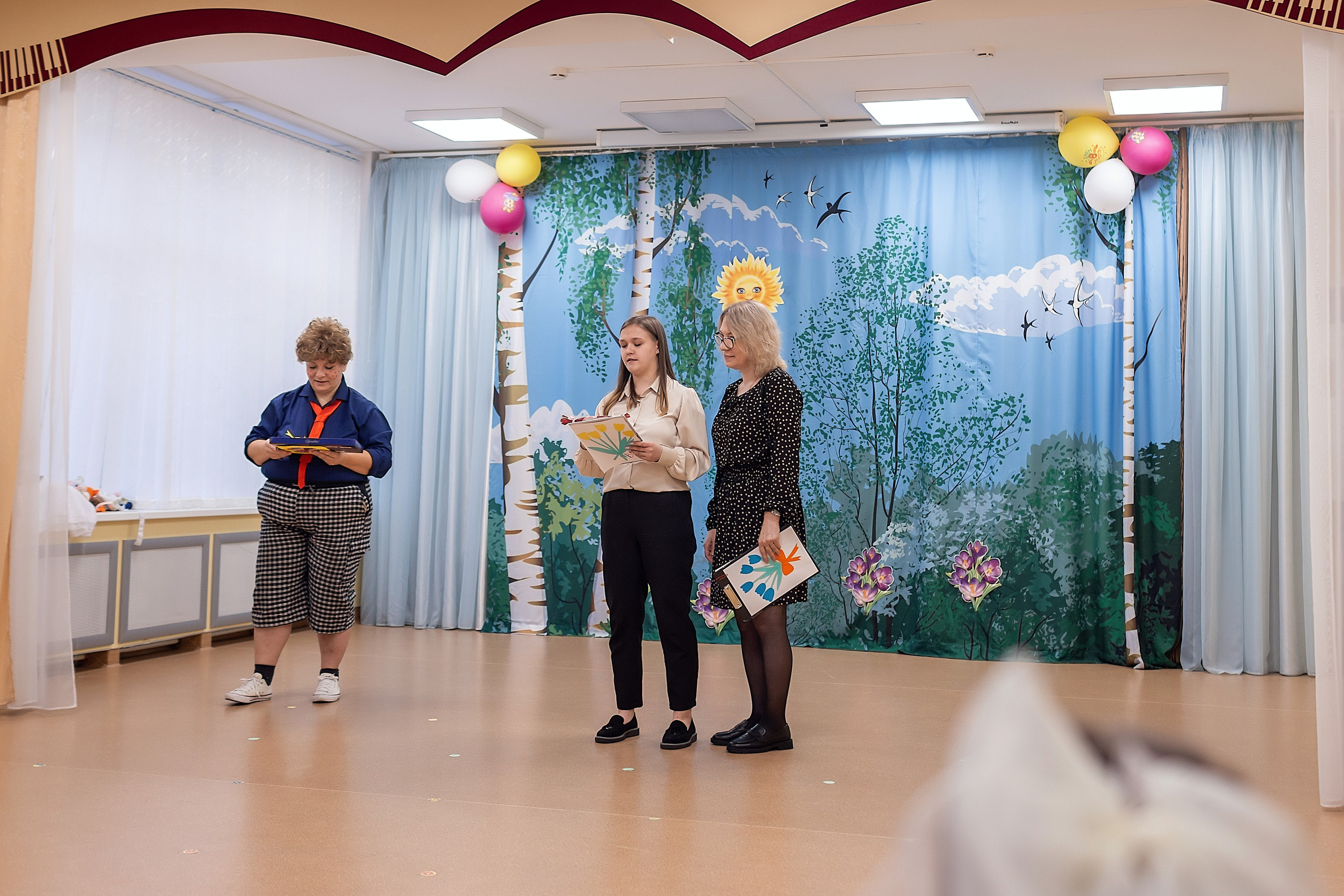 Весенний утренник_старшая группа_2025. Семейный фотограф в Санкт-Петербурге