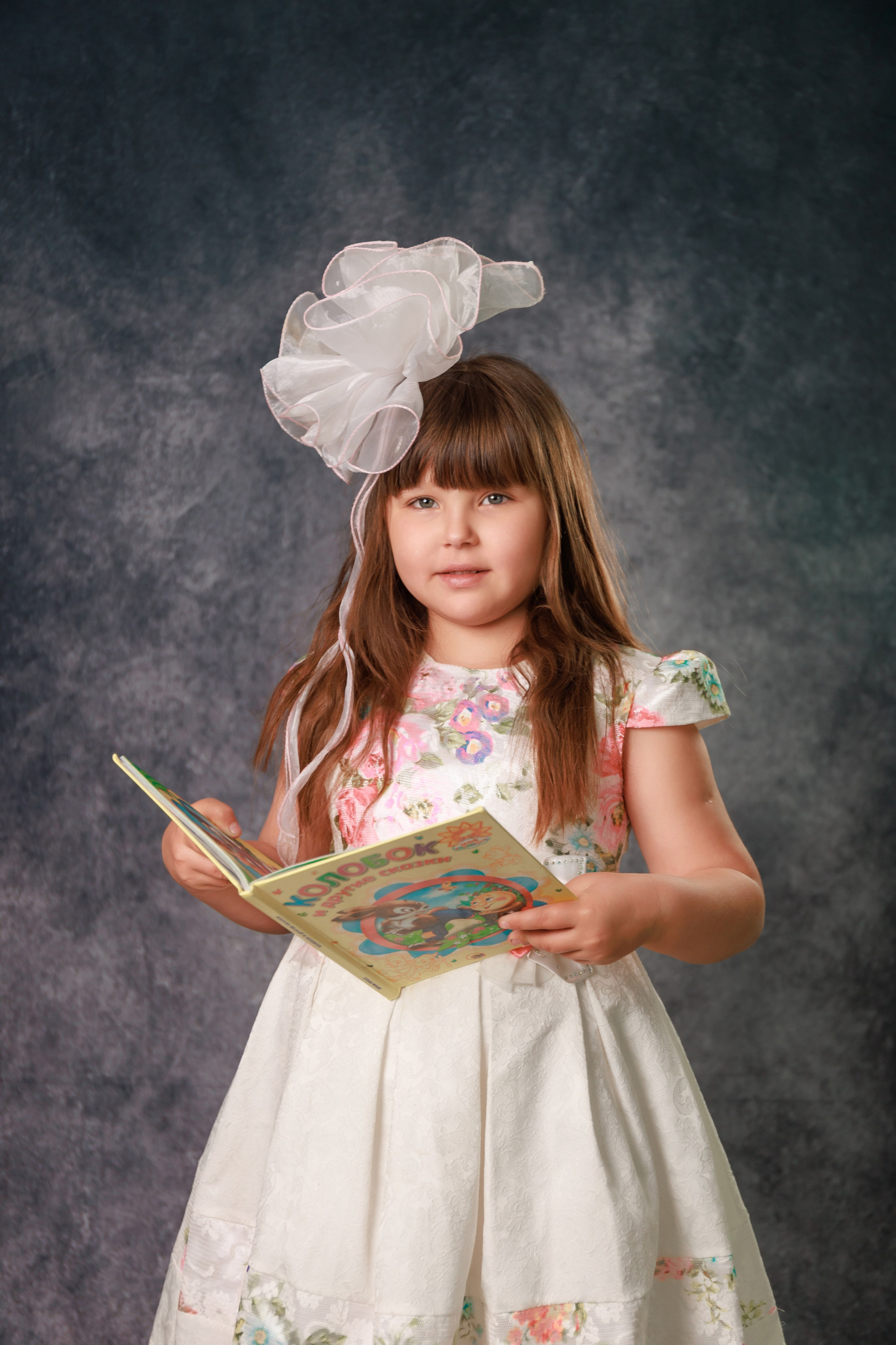 Выпускной альбом. Фотограф Олег Сотник