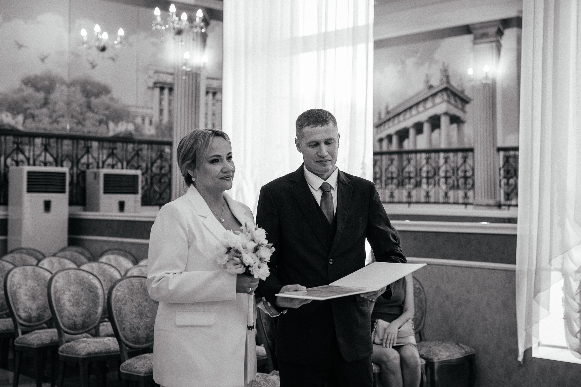 Свадебная фотосессия для двоих в СПб: ЗАГС, Исаакий, Петергоф