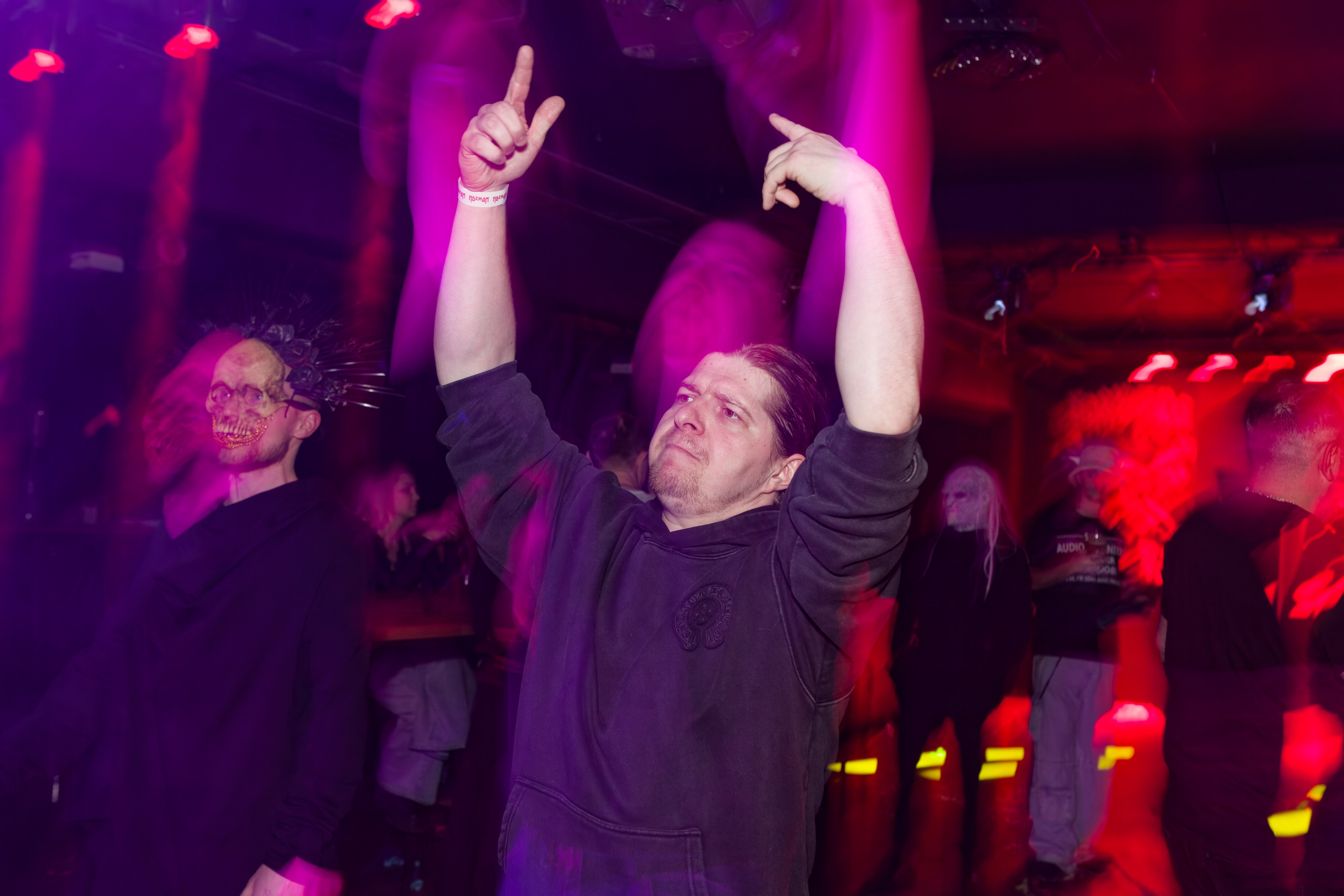 «Страшная вечеринка». Кутузов Евгений Фотограф в Южно-Сахалинске