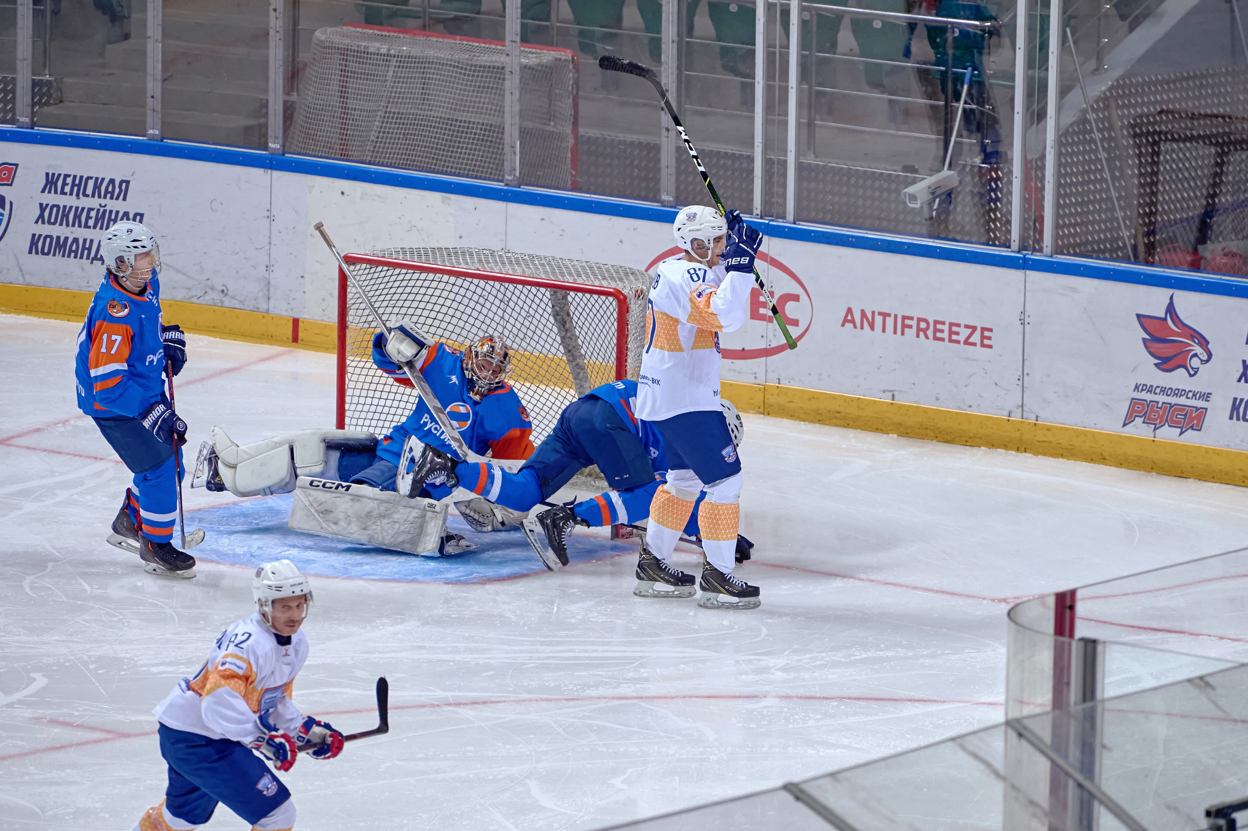 Платинум Арена — Хоккей — РусГидро. Фотограф Яковлев Роман — Красноярск