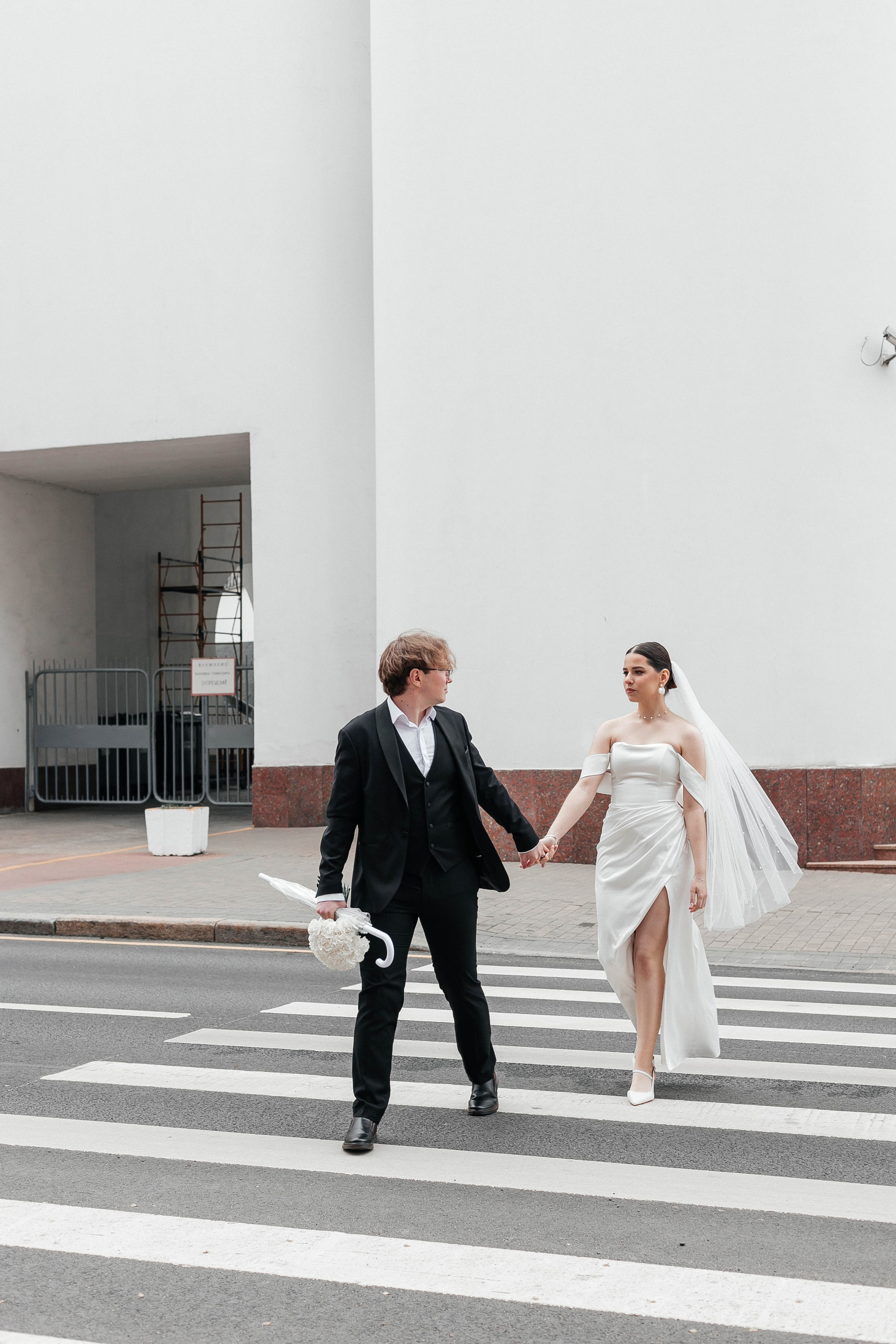 Свадебная прогулка в городе. Фотограф в Минске Ира Сюбарева