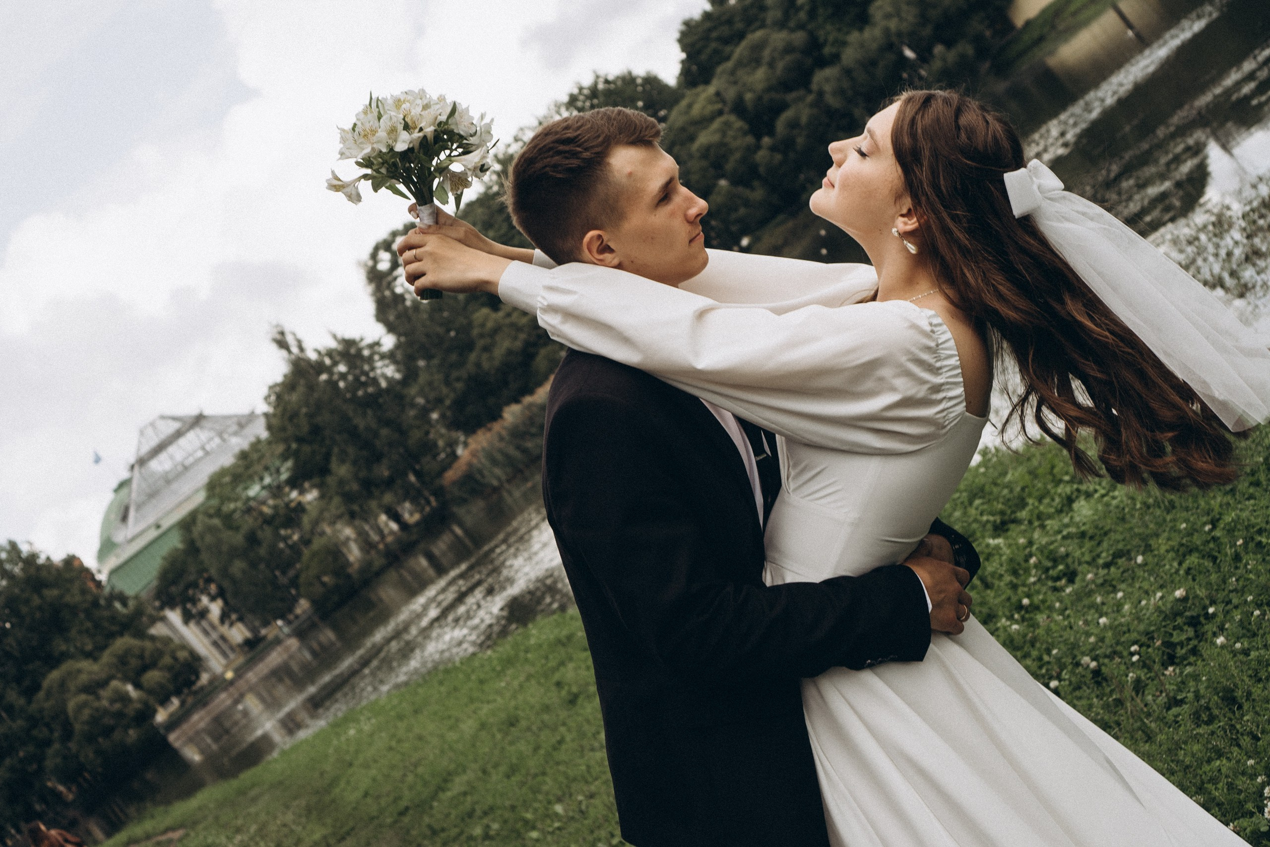 СВАДЕБНАЯ СЬЕМКА В ТАВРИЧЕСКОМ САДУ И ПРОГУЛКА ПО ЧЕРНЫШЕВСКОЙ. Профессиональный фотограф, Санкт-Петербург — Виктория Богомолова