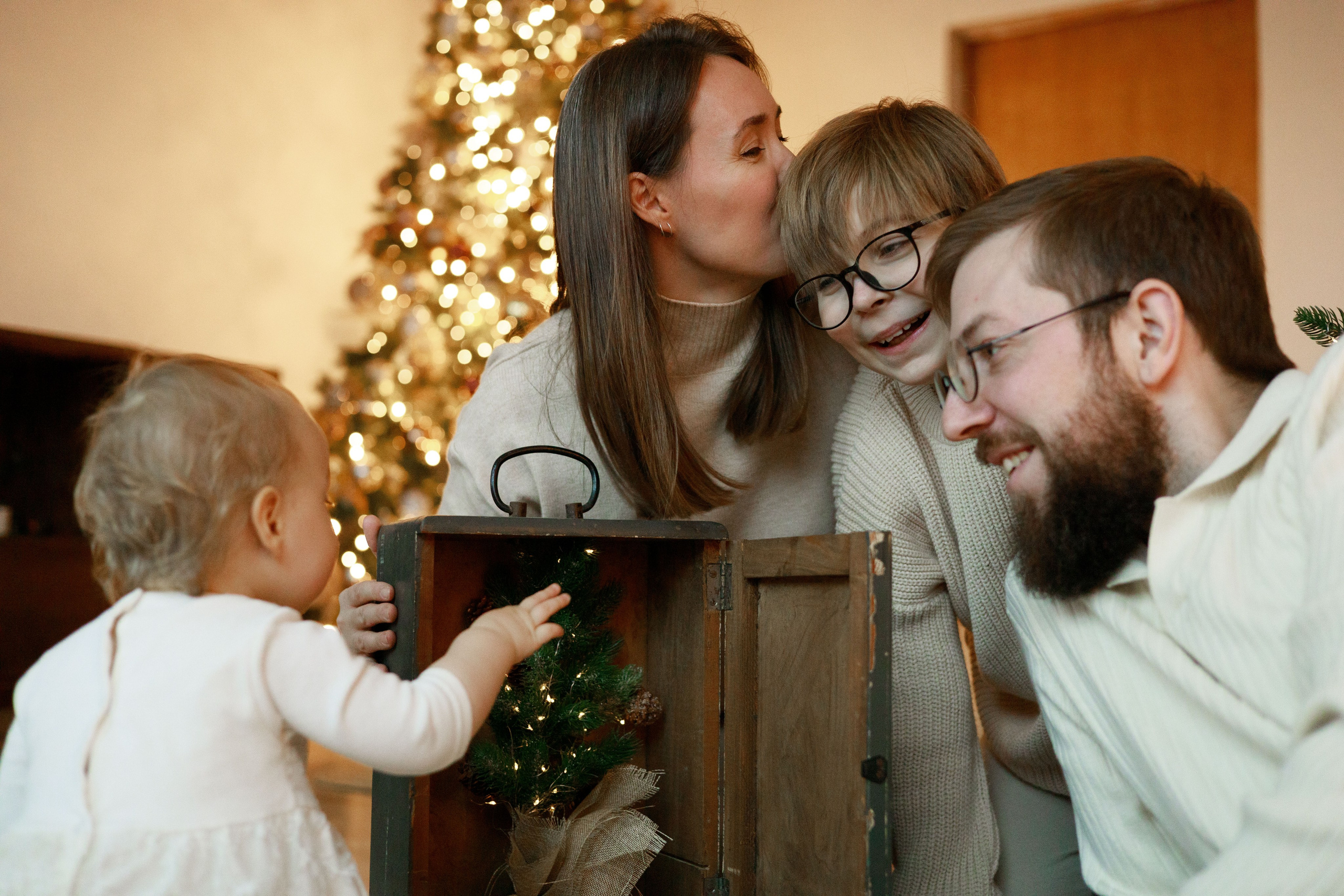 Новогодняя фотосъемка в студии. Семейный видеограф в Москве Элина Ладова