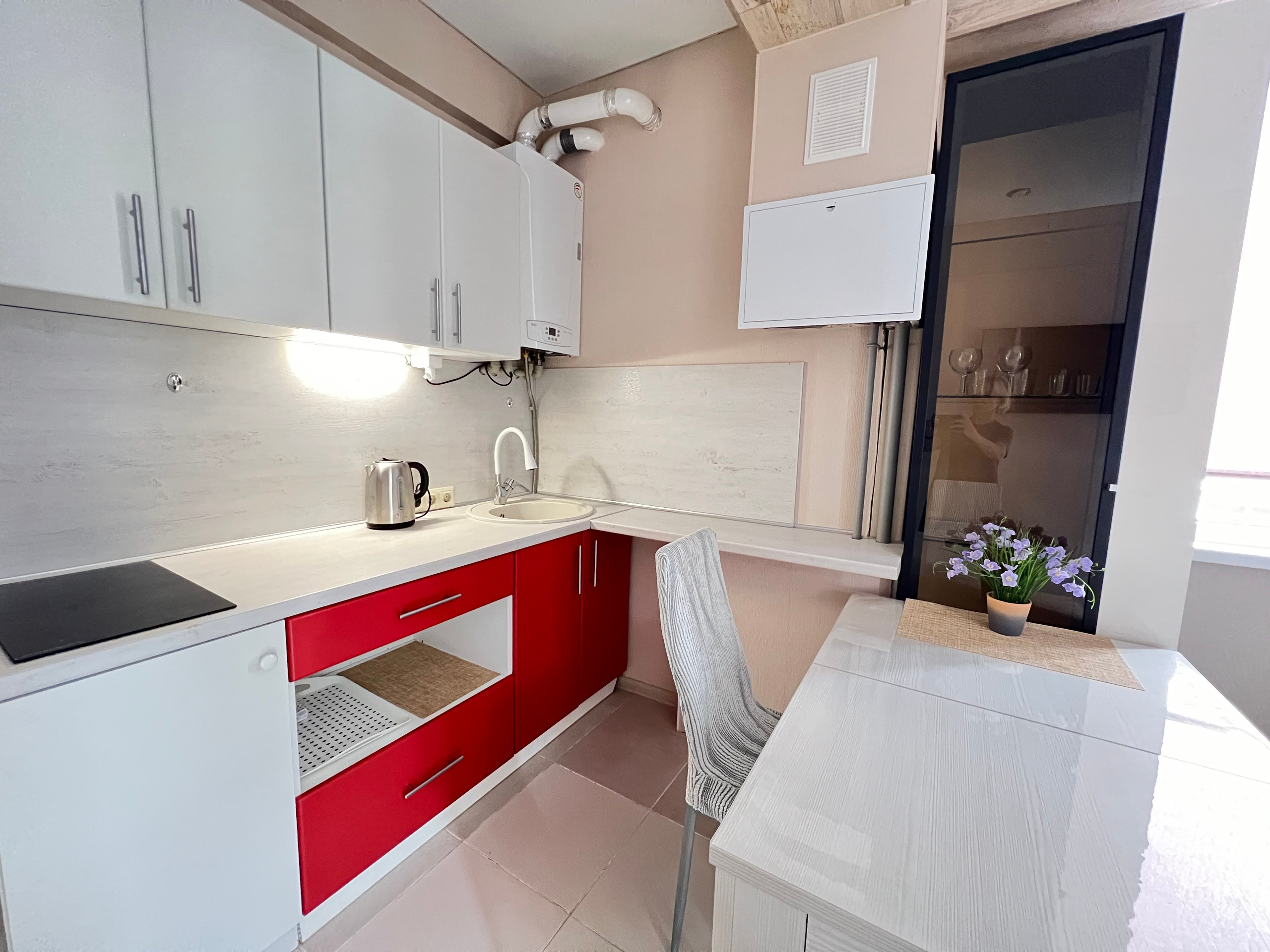 Светлая, уютная квартира рядом с морем!. Квартиры посуточно, длительно в Сочи, LARA APART GROUP