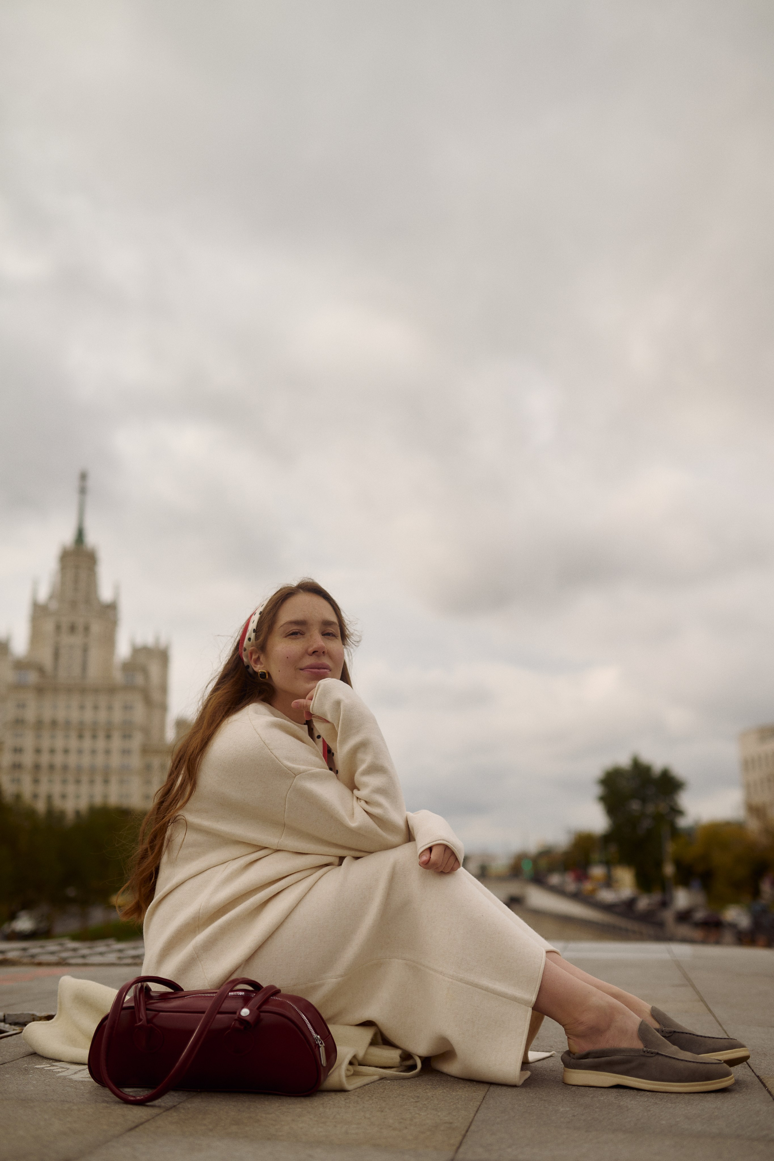 Оля на прогулке по городу. Семейный и свадебный lifestyle-фотограф в Москве Мария Петрова