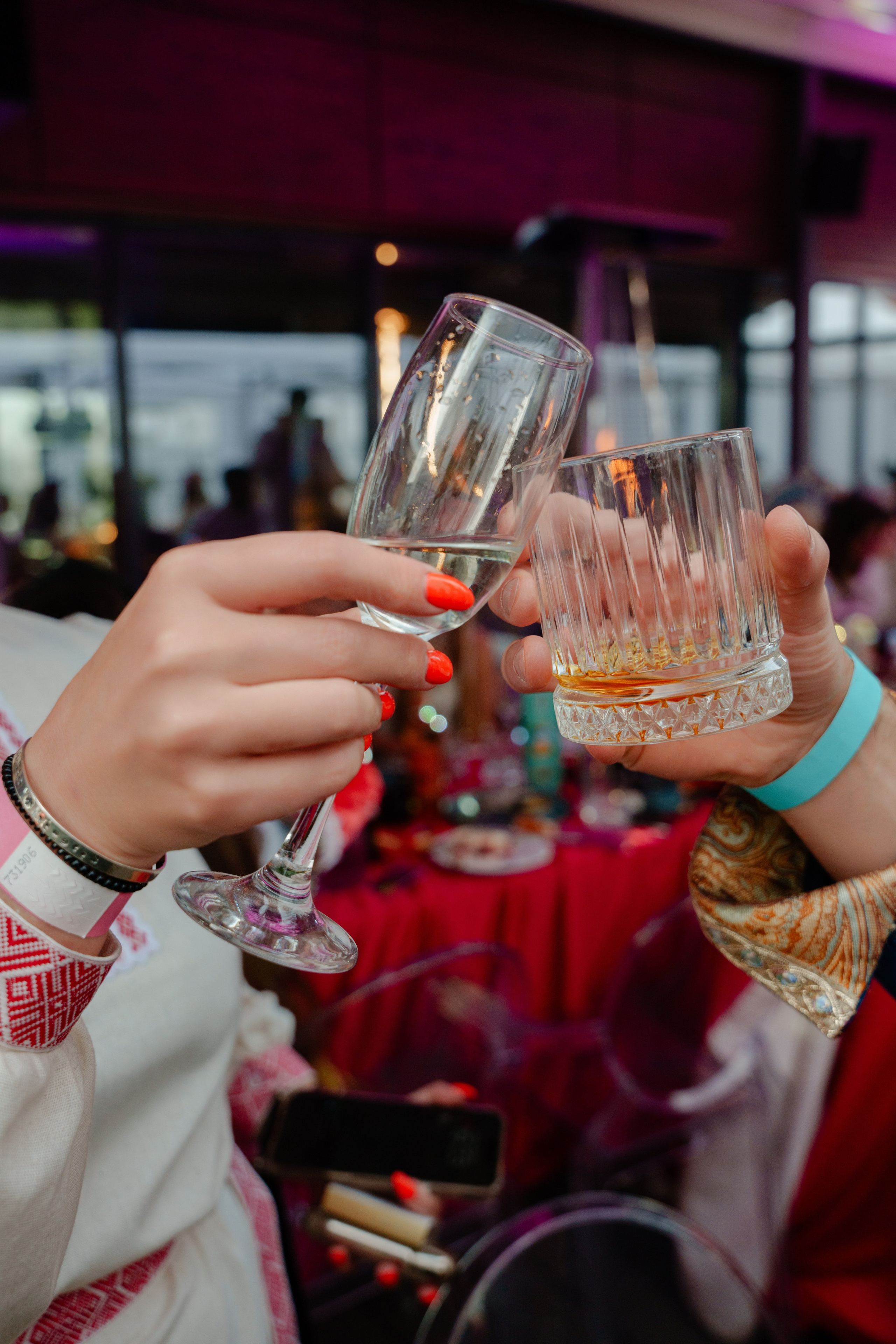 Репортажный фотограф на гендер пати в славянском стиле в Москве. Репортажный фотограф Москва Сергей Дружинин
