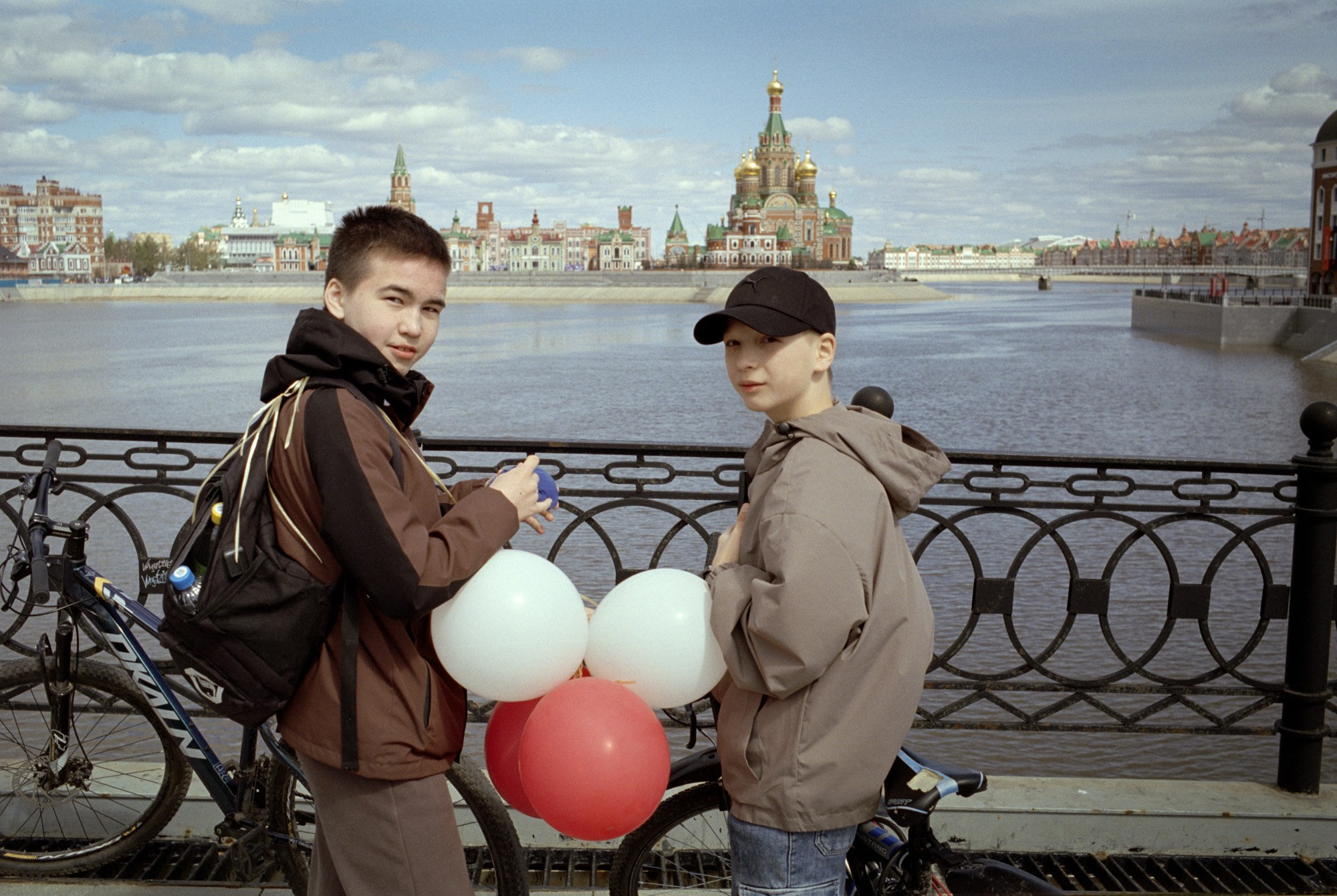 Color/В поиске цвета. Документальный фотограф Алексей Мякишев, Москва