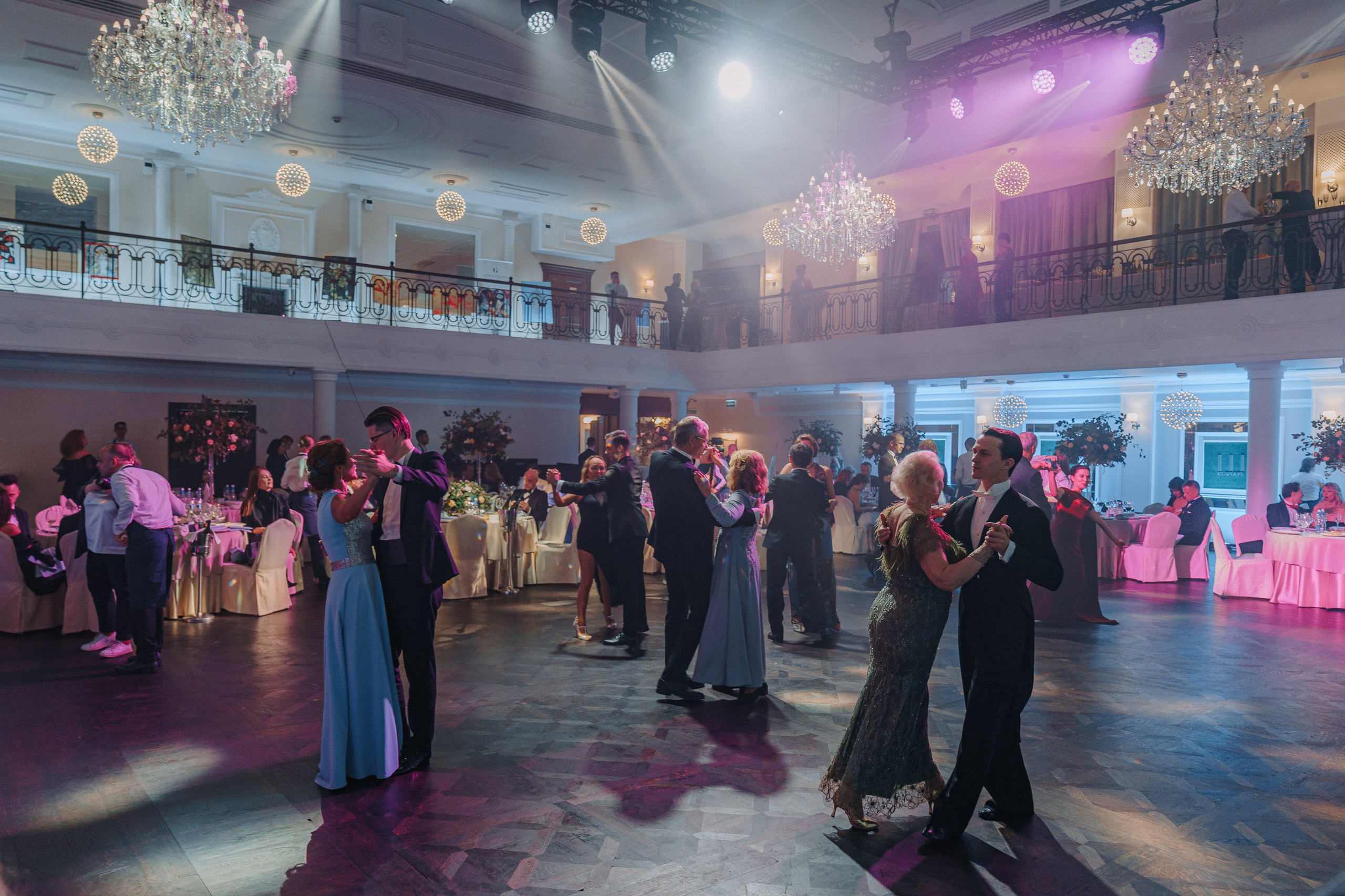 Бал на траве. Студия коммерческой фотографии в Москве и области