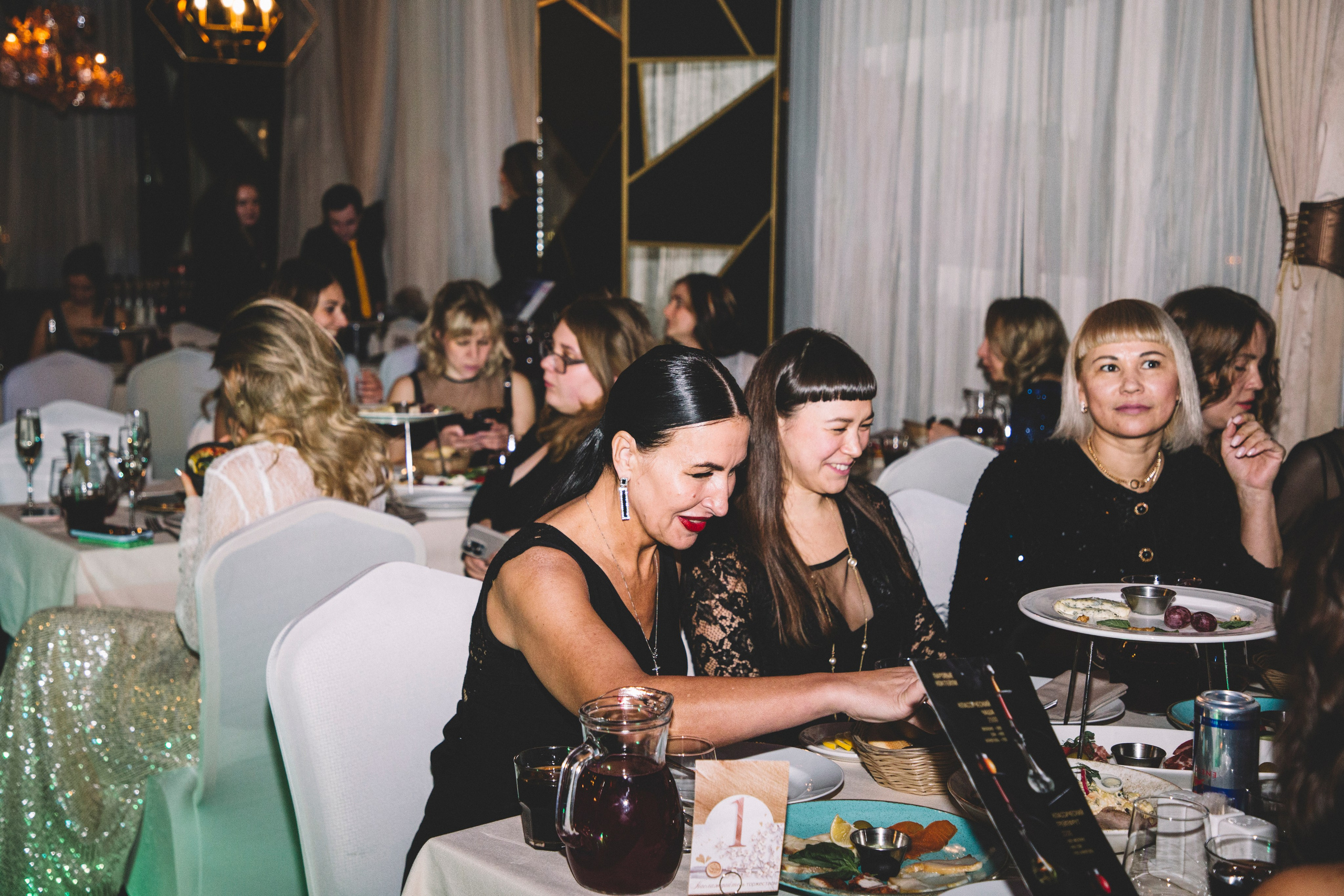 KOSMODOM. Портретный и свадебный фотограф Даня Похватова