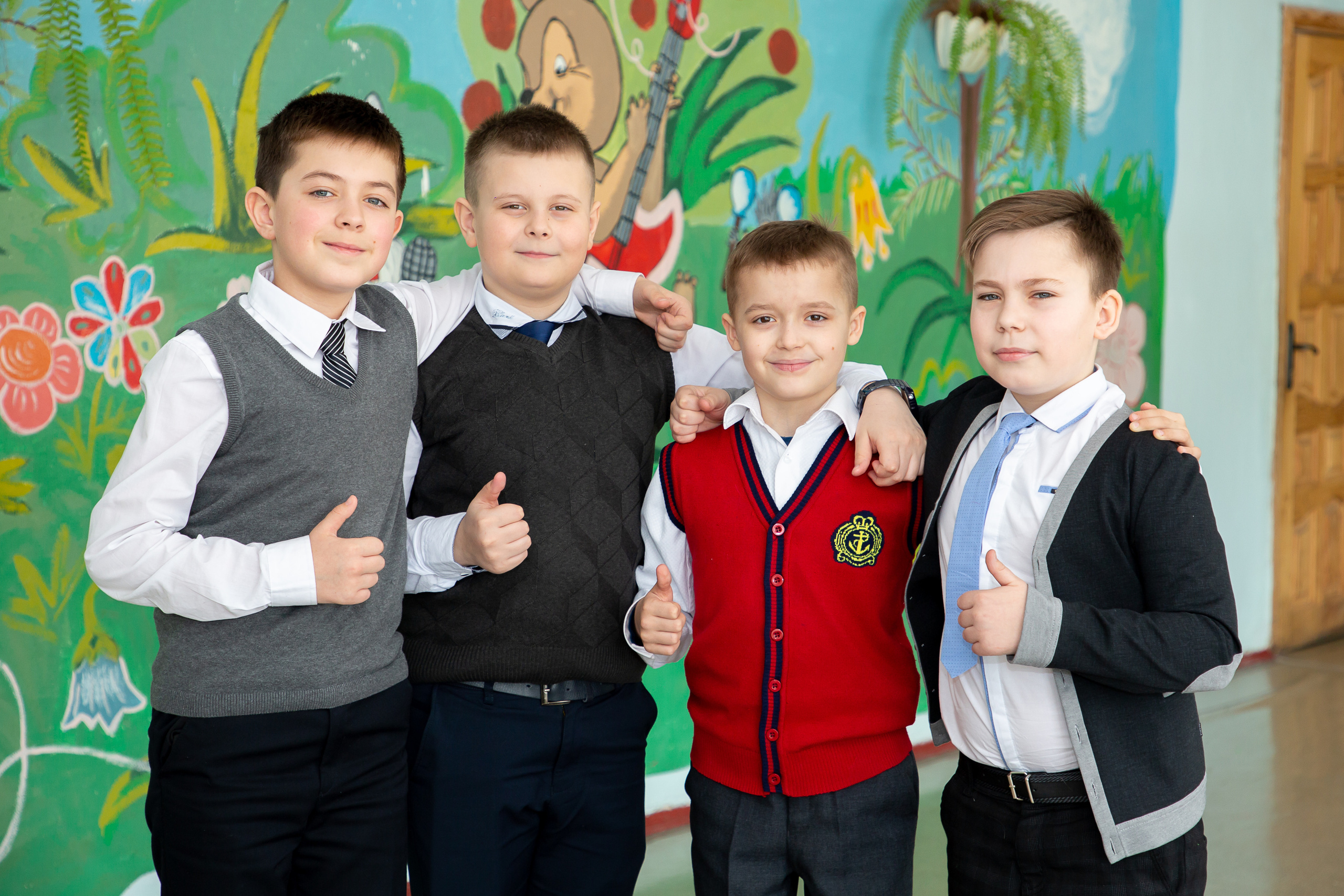 4 классы (КНИГИ)3150-3500р (обложка индивидуальное фото). Фотограф Алёна Финашова