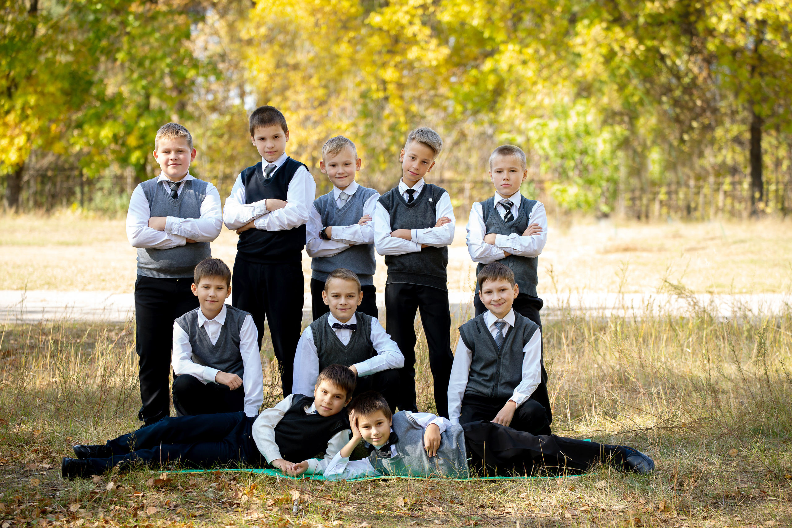 4 классы (КНИГИ)3150-3500р (обложка индивидуальное фото). Фотограф Алёна Финашова