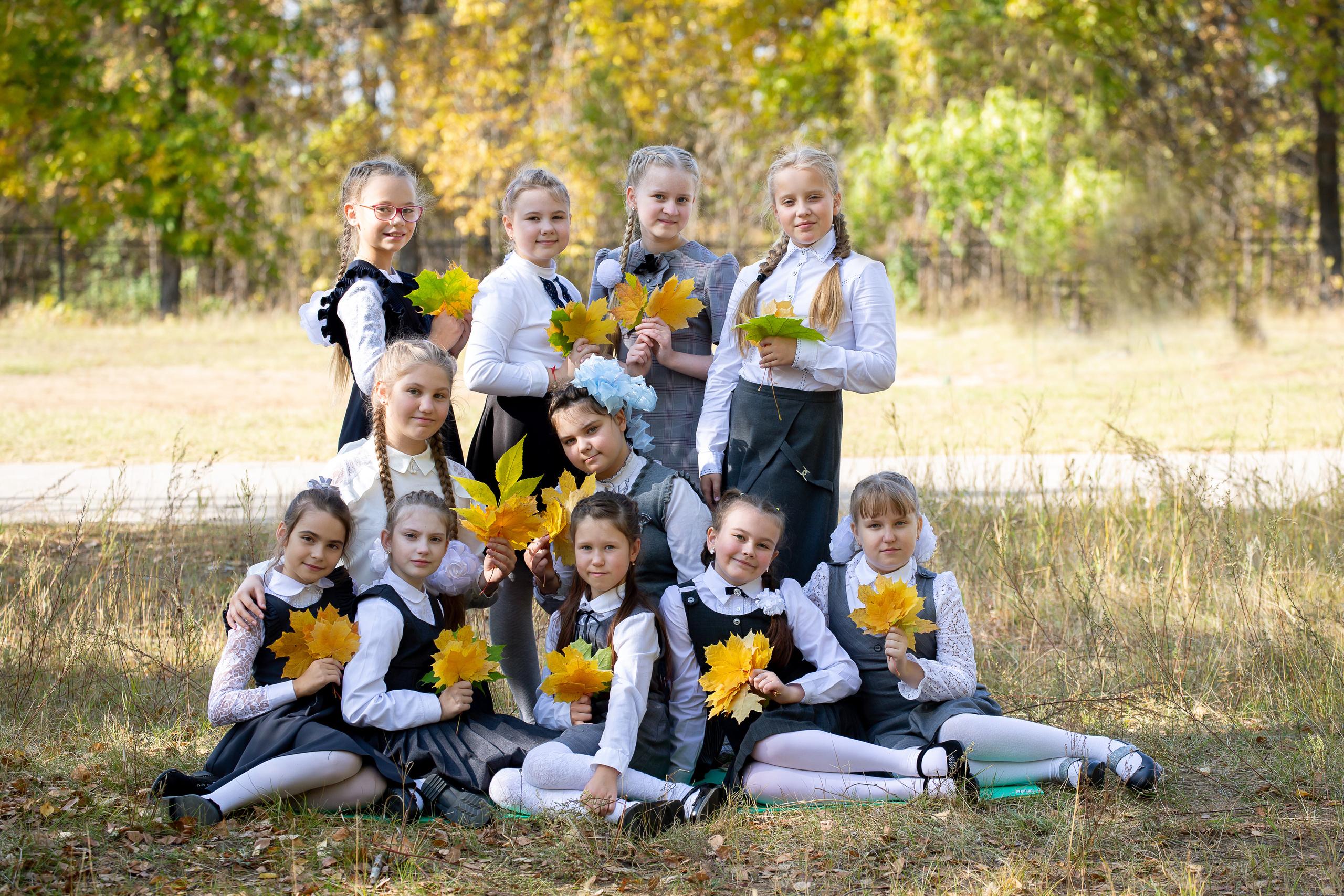 4 классы (КНИГИ)3150-3500р (обложка индивидуальное фото). Фотограф Алёна Финашова