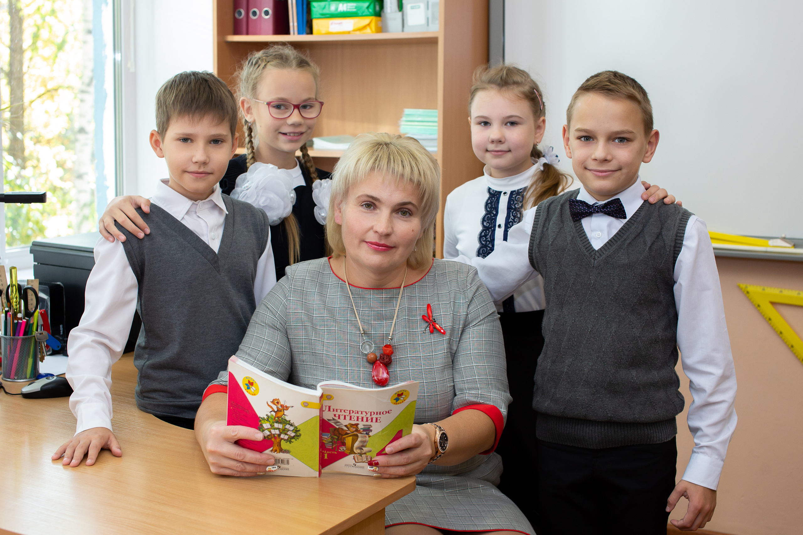 4 классы (КНИГИ)3150-3500р (обложка индивидуальное фото). Фотограф Алёна Финашова