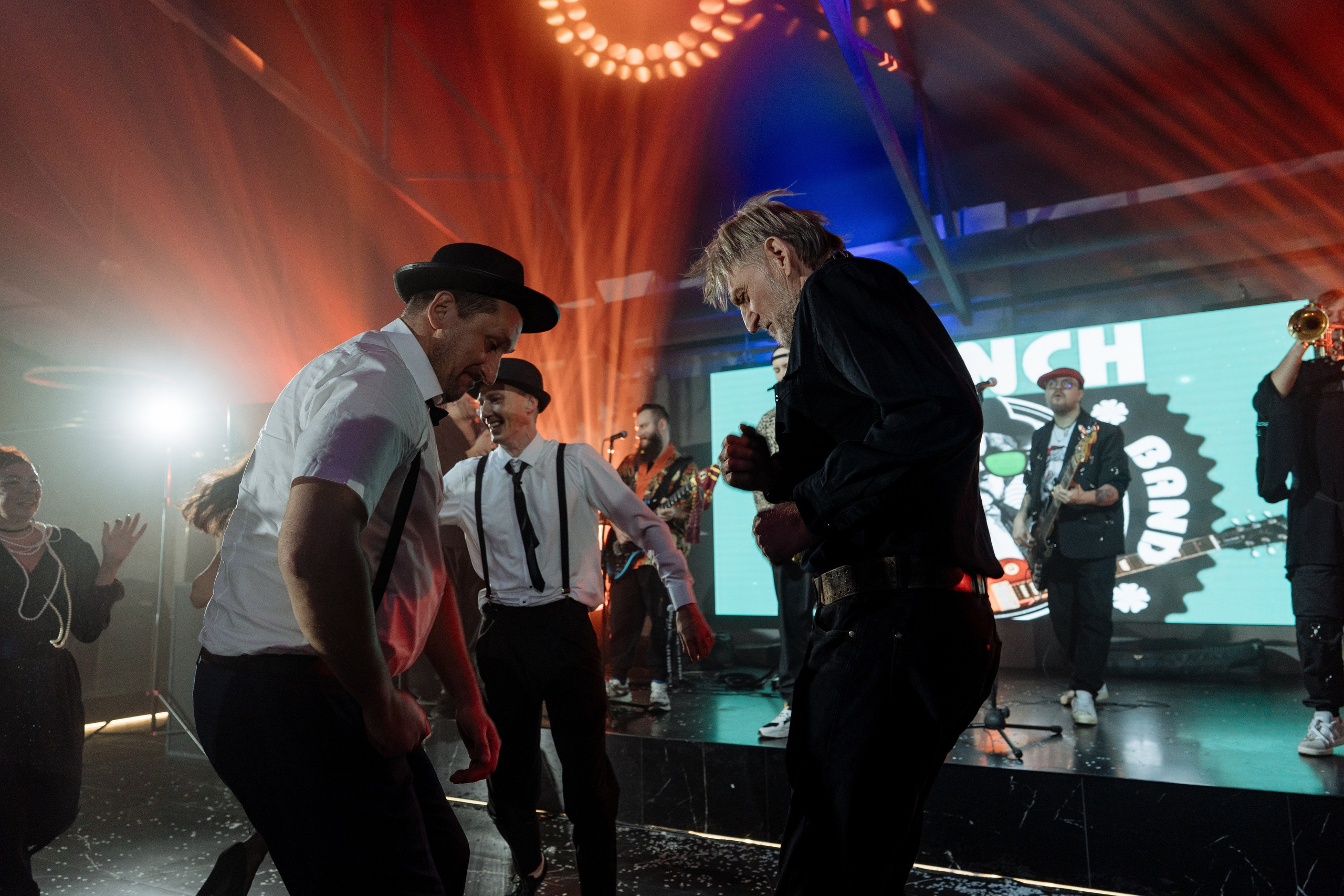 Альбион Тур