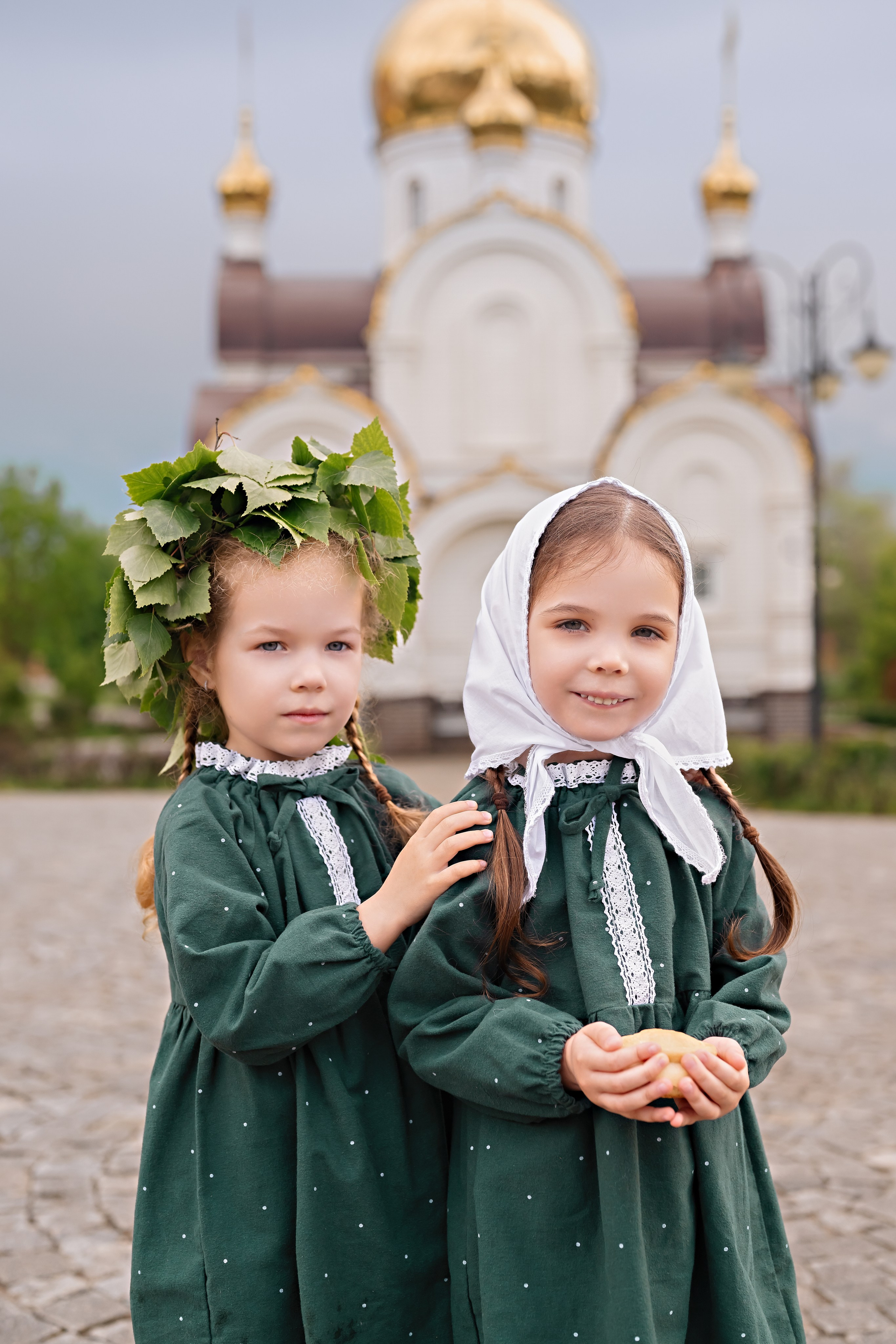 Съемка двух сестричек. Церковный фотограф на Таинство Крещения и Венчания в Оренбурге и Оренбургской области Екатерина Белкина