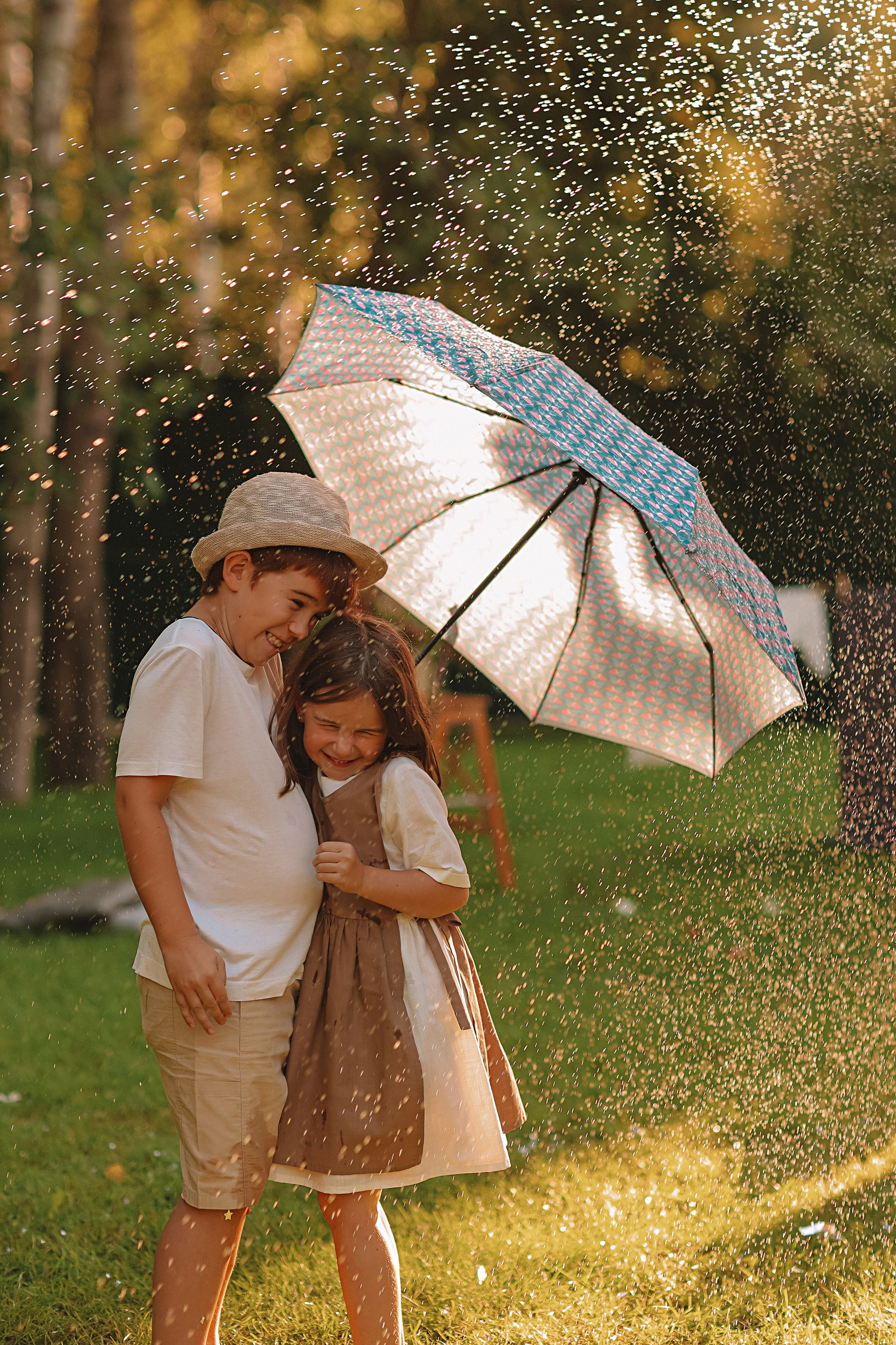 Стирка у дома. Семейный фотограф Тюмень, фотограф на роды Салмина Мария