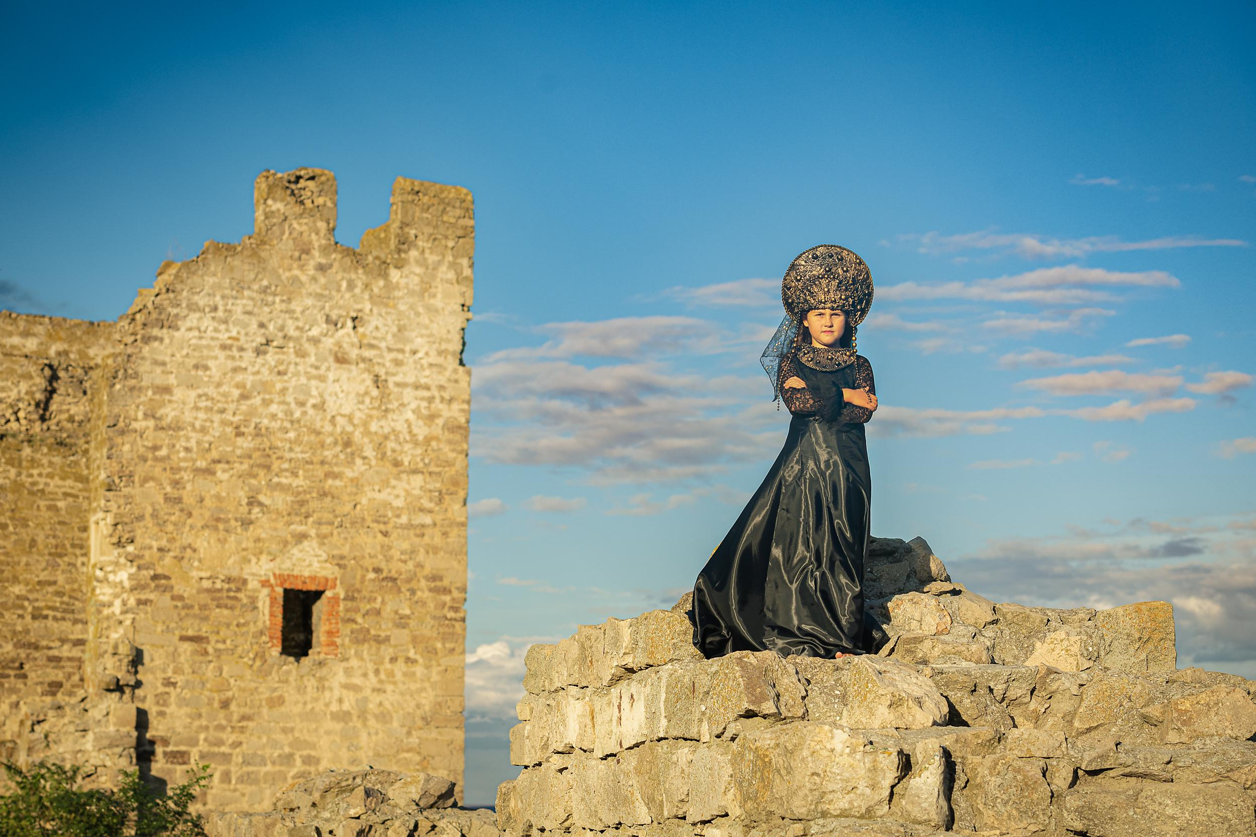 Стильное Средневековье. Семейный и бизнес-фотограф в Феодосии Кракос Юлия