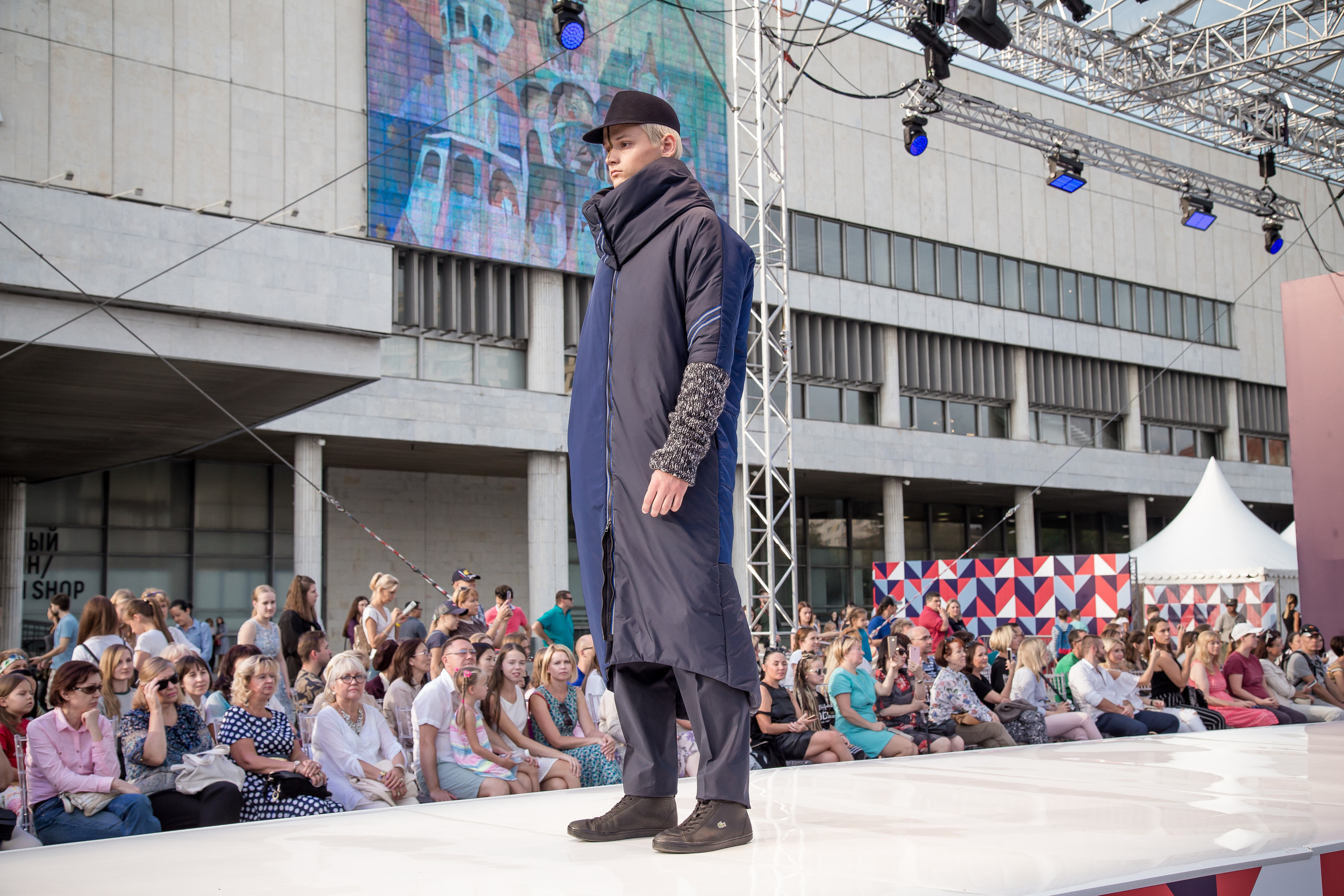 МОДНЫЙ ПОКАЗ К ДНЮ ГОРОДА. Свадебный Семейный Репортажный фотограф в Москве