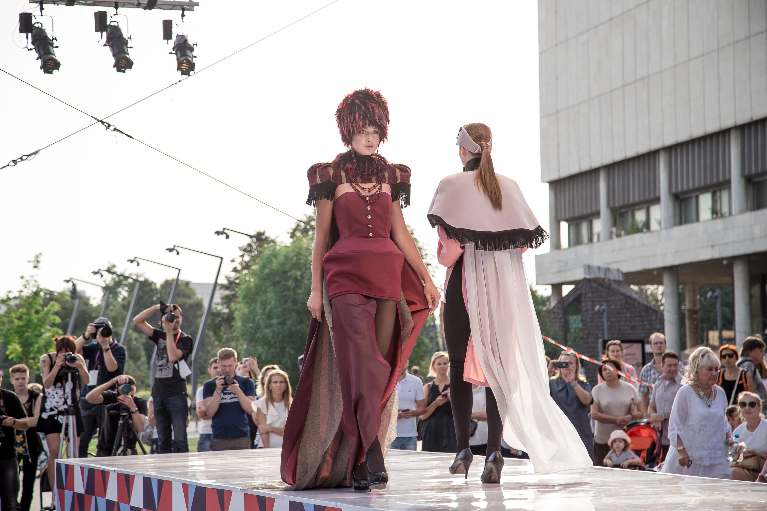 МОДНЫЙ ПОКАЗ К ДНЮ ГОРОДА. Свадебный Семейный Репортажный фотограф в Москве