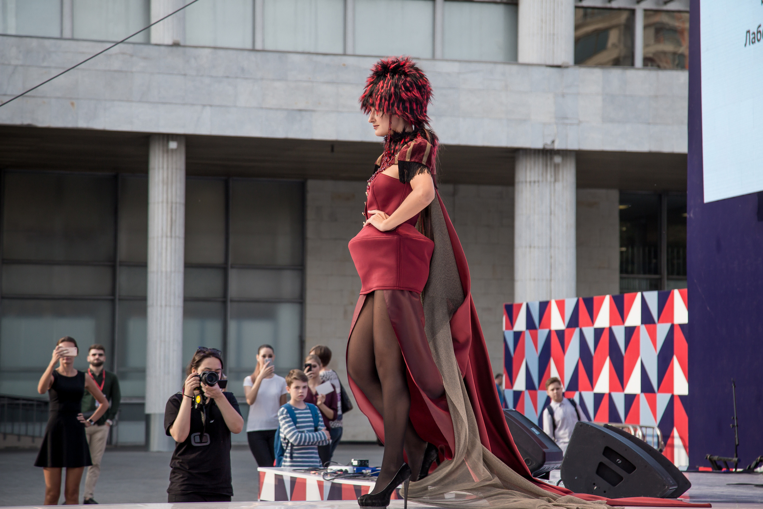 МОДНЫЙ ПОКАЗ К ДНЮ ГОРОДА. Свадебный Семейный Репортажный фотограф в Москве