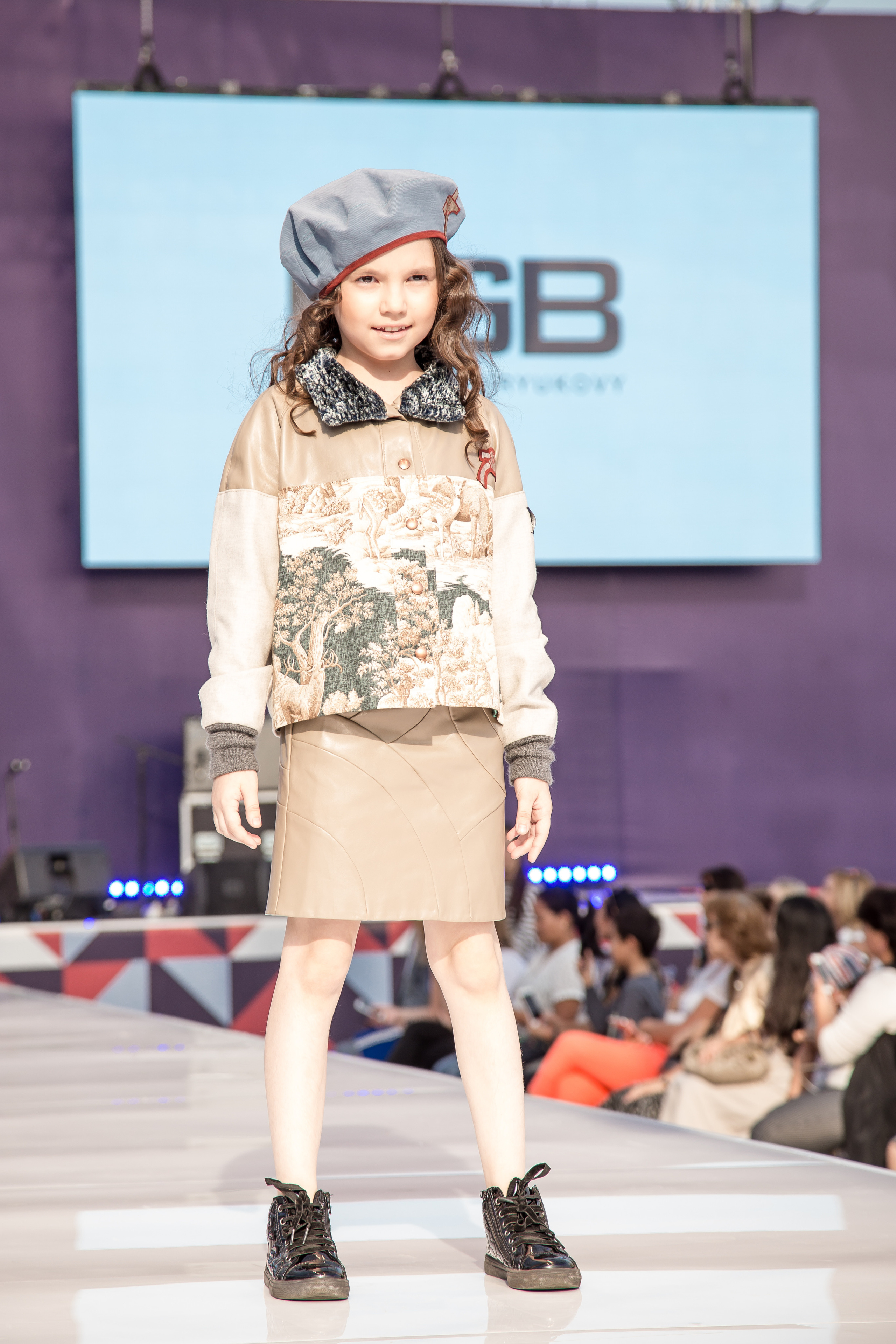 МОДНЫЙ ПОКАЗ К ДНЮ ГОРОДА. Свадебный Семейный Репортажный фотограф в Москве